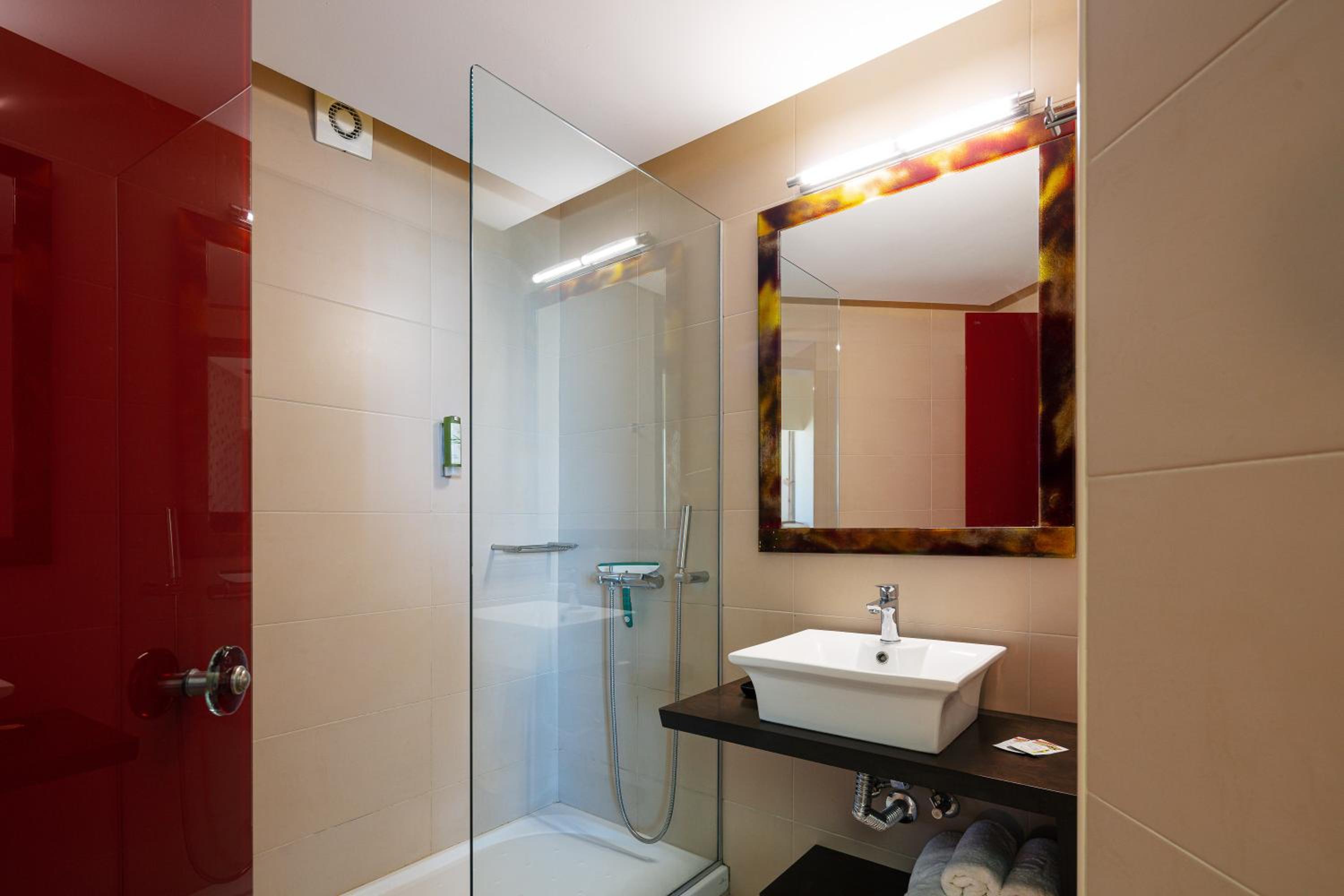 Executive Studio with Side Sea View - Photo 5