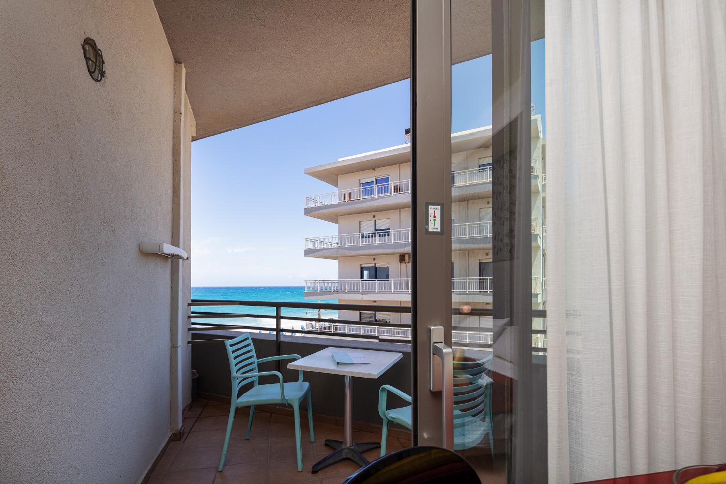 Executive Studio with Side Sea View - Photo 4