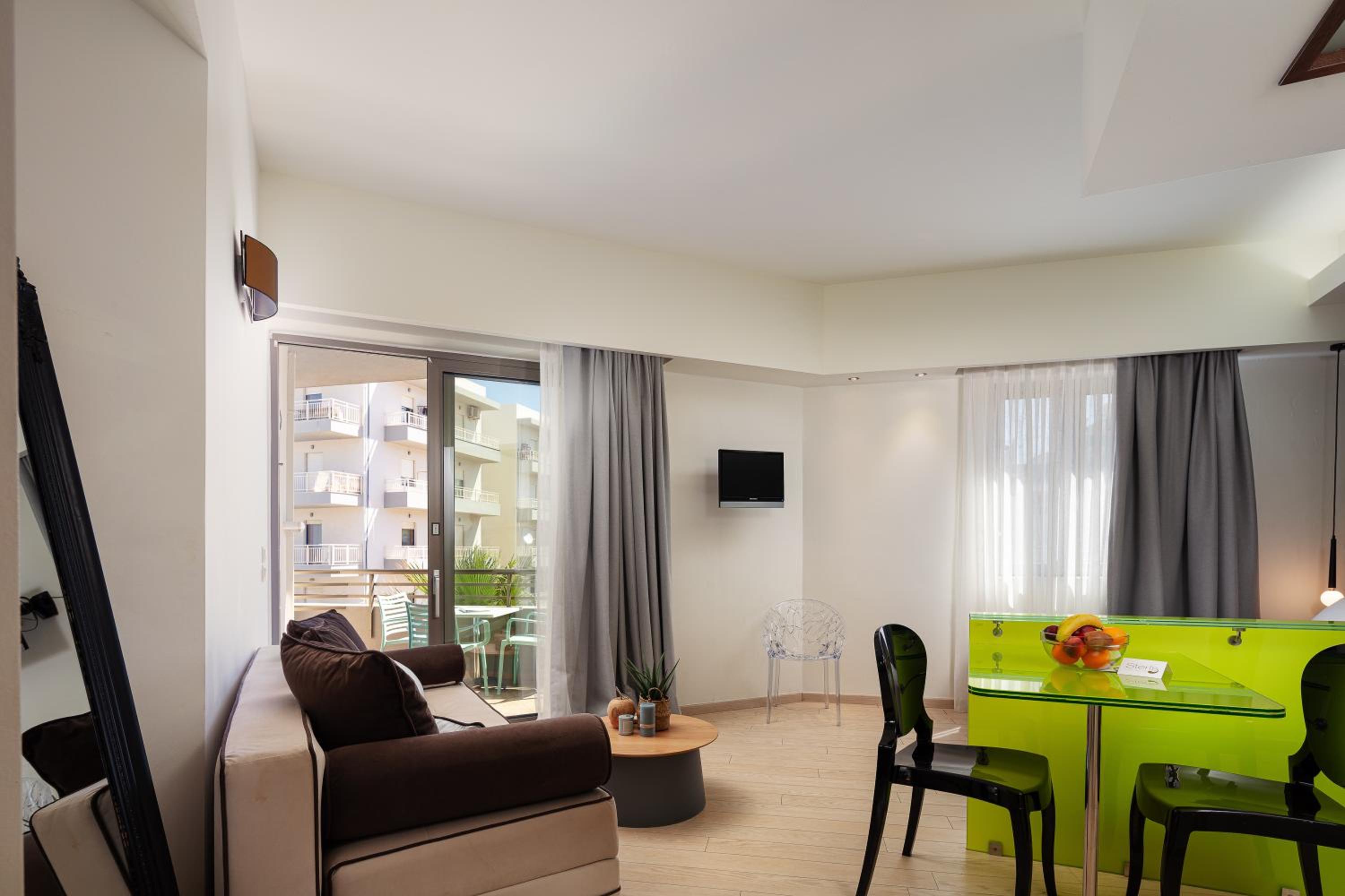 Studio Apartment with Side Sea View photo 3
