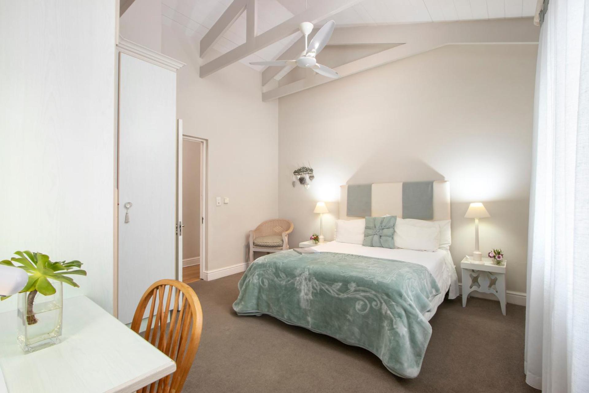 Comfort Queen Room - Photo 2