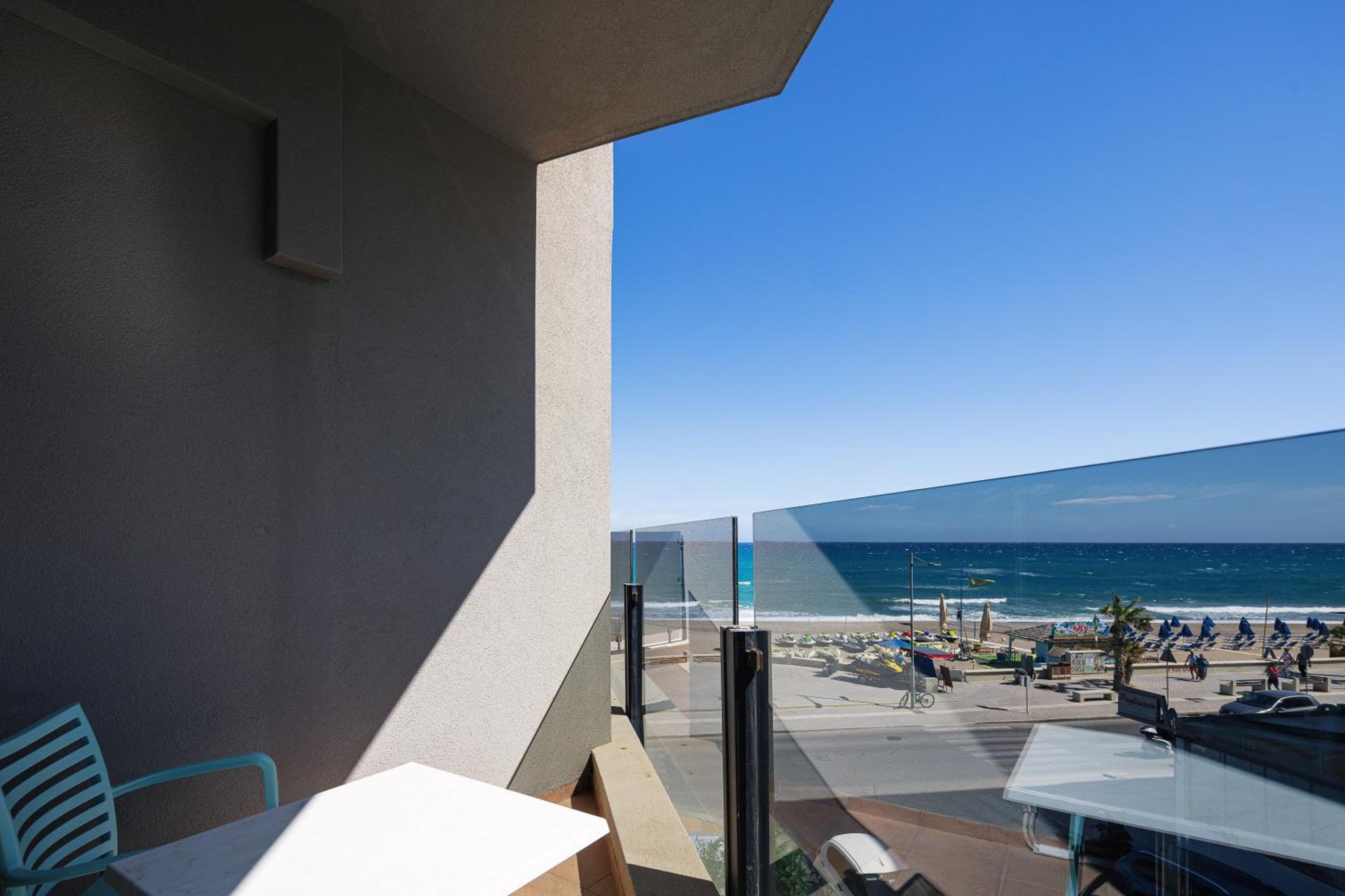 Apartment with Side Sea View - Photo 14