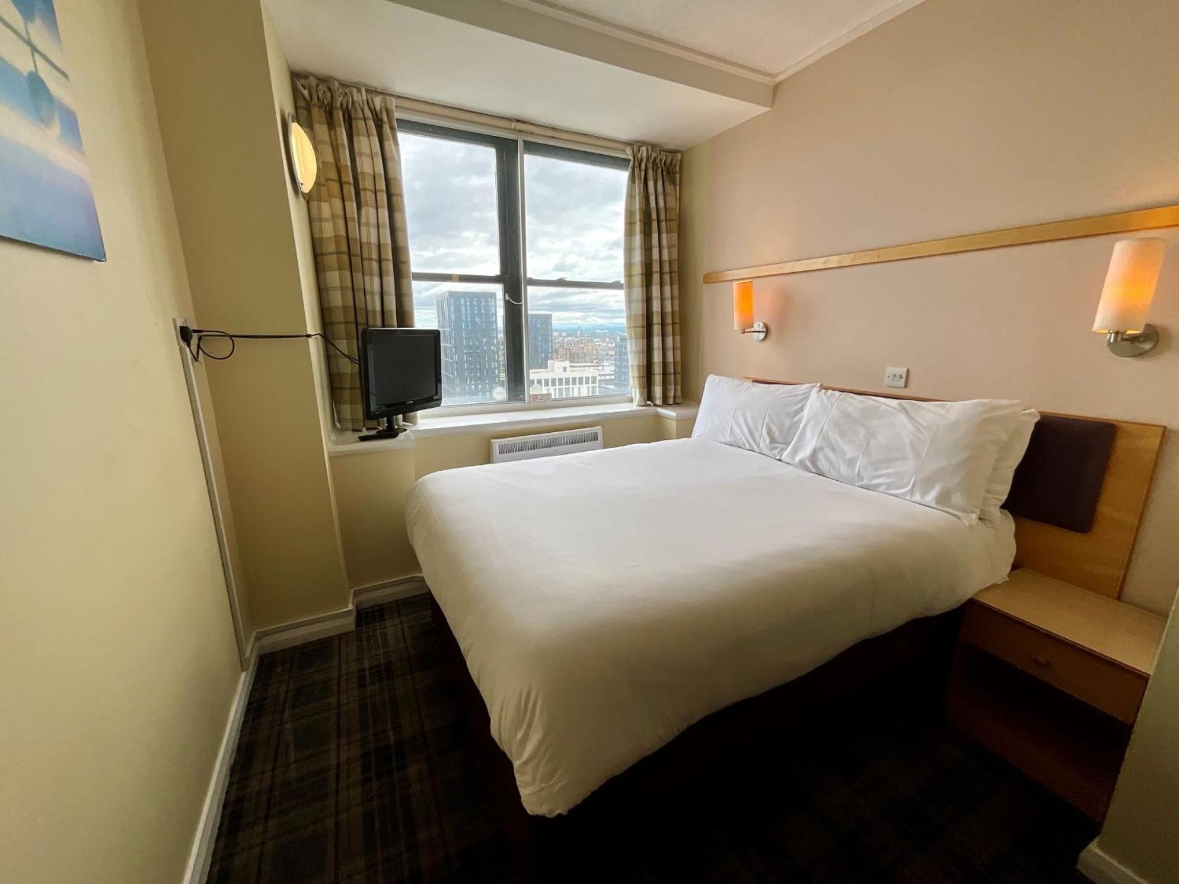 Double Room - Photo 17