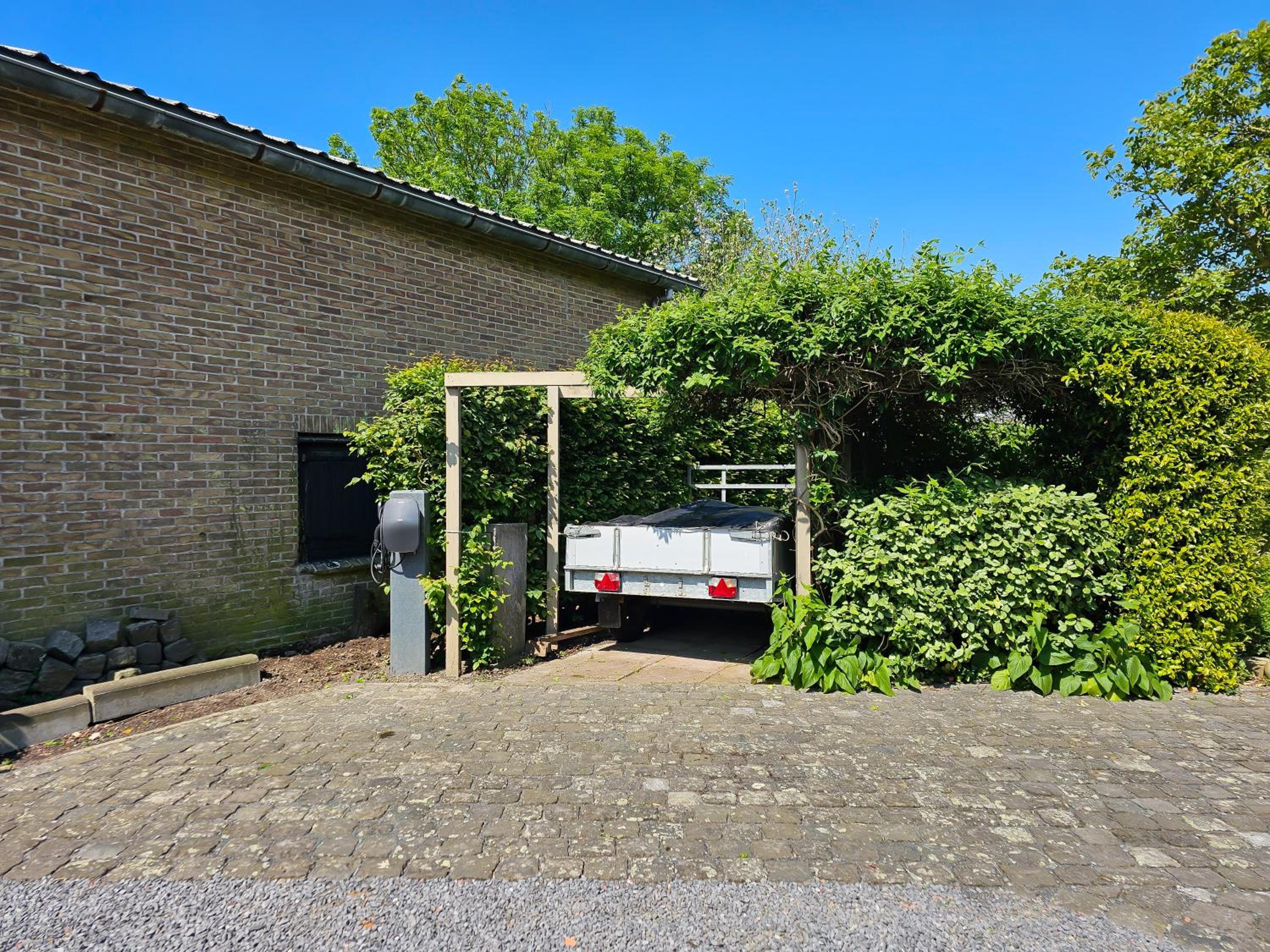 Three-Bedroom House photo 2
