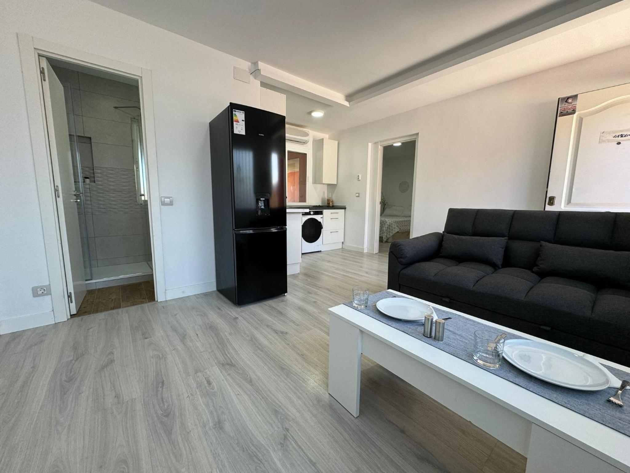 One-Bedroom Apartment photo 2
