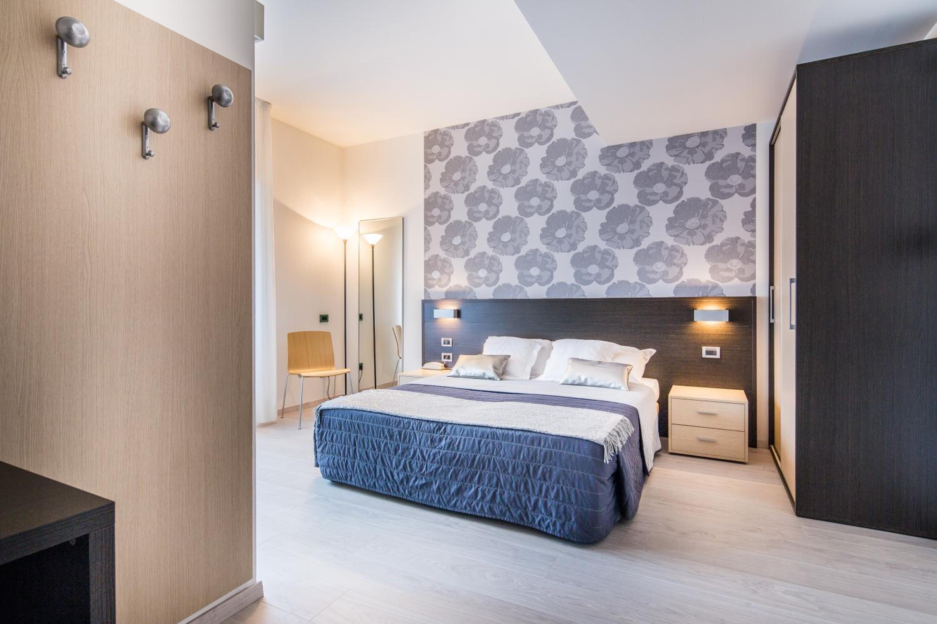 Double or Twin Room - Photo 4