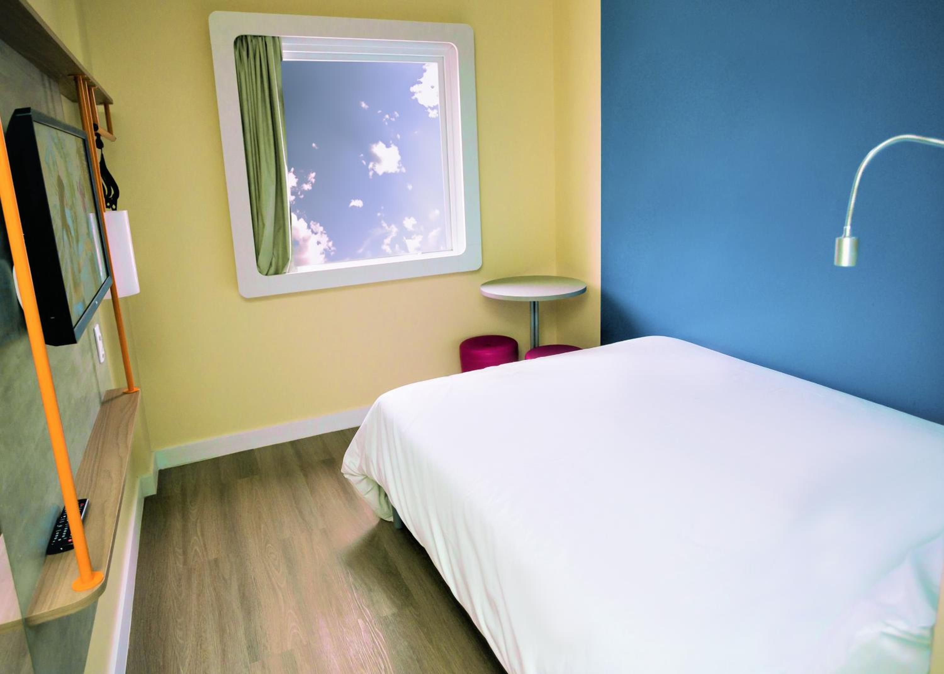 Standard Double Room - Photo 9