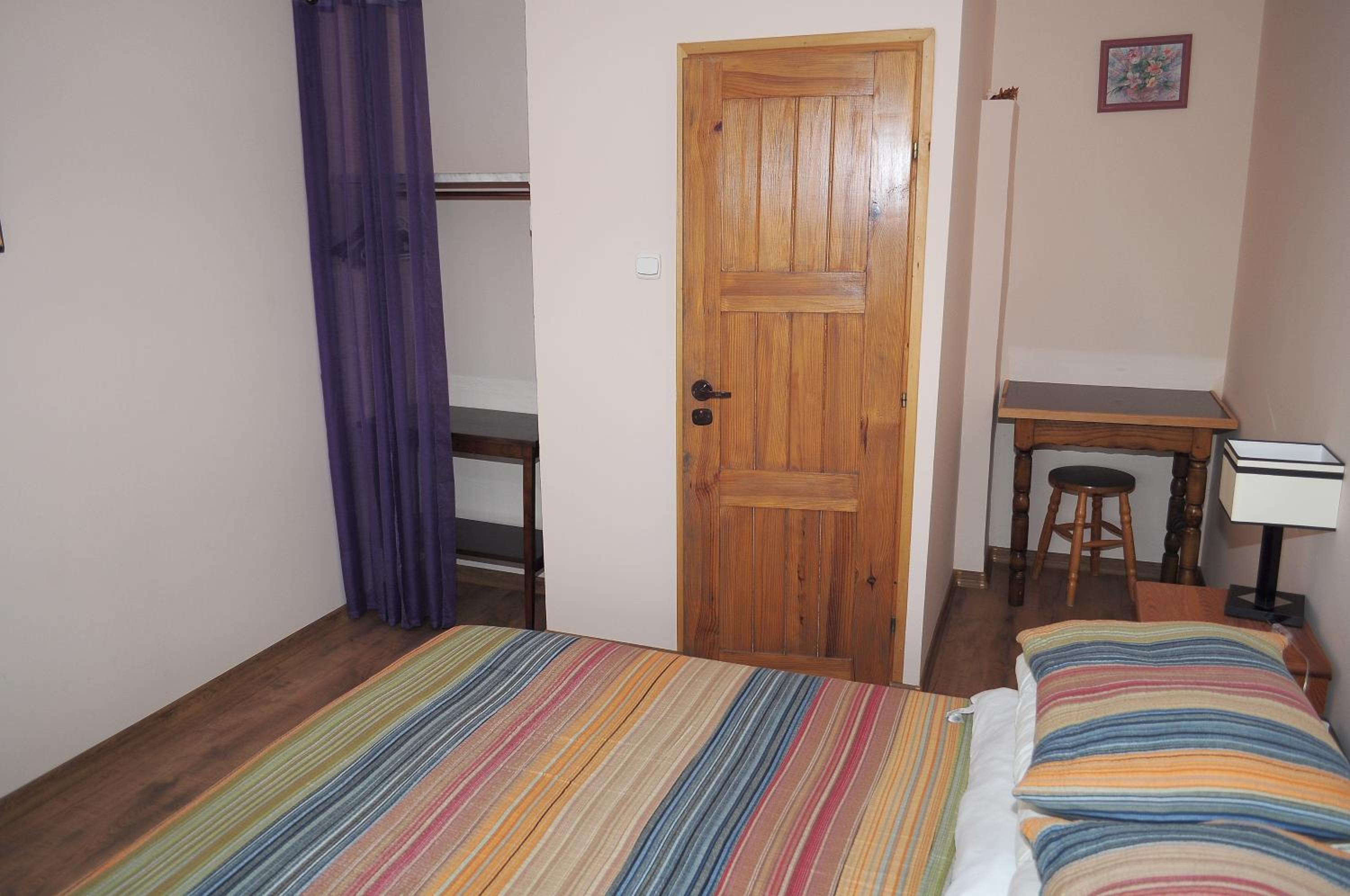 Double or Twin Room with Bathroom - Photo 41
