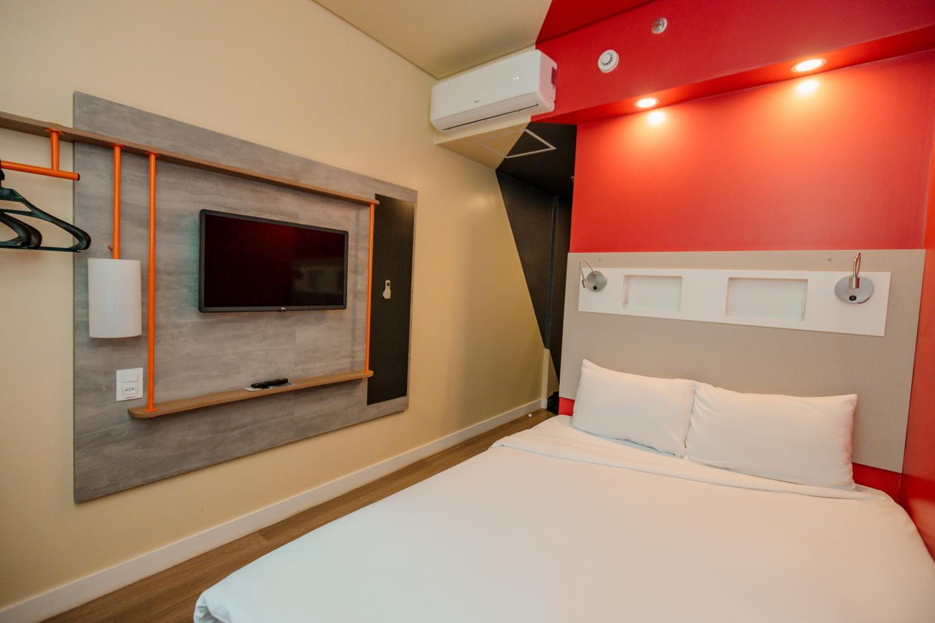 Standard Double Room - Photo 11