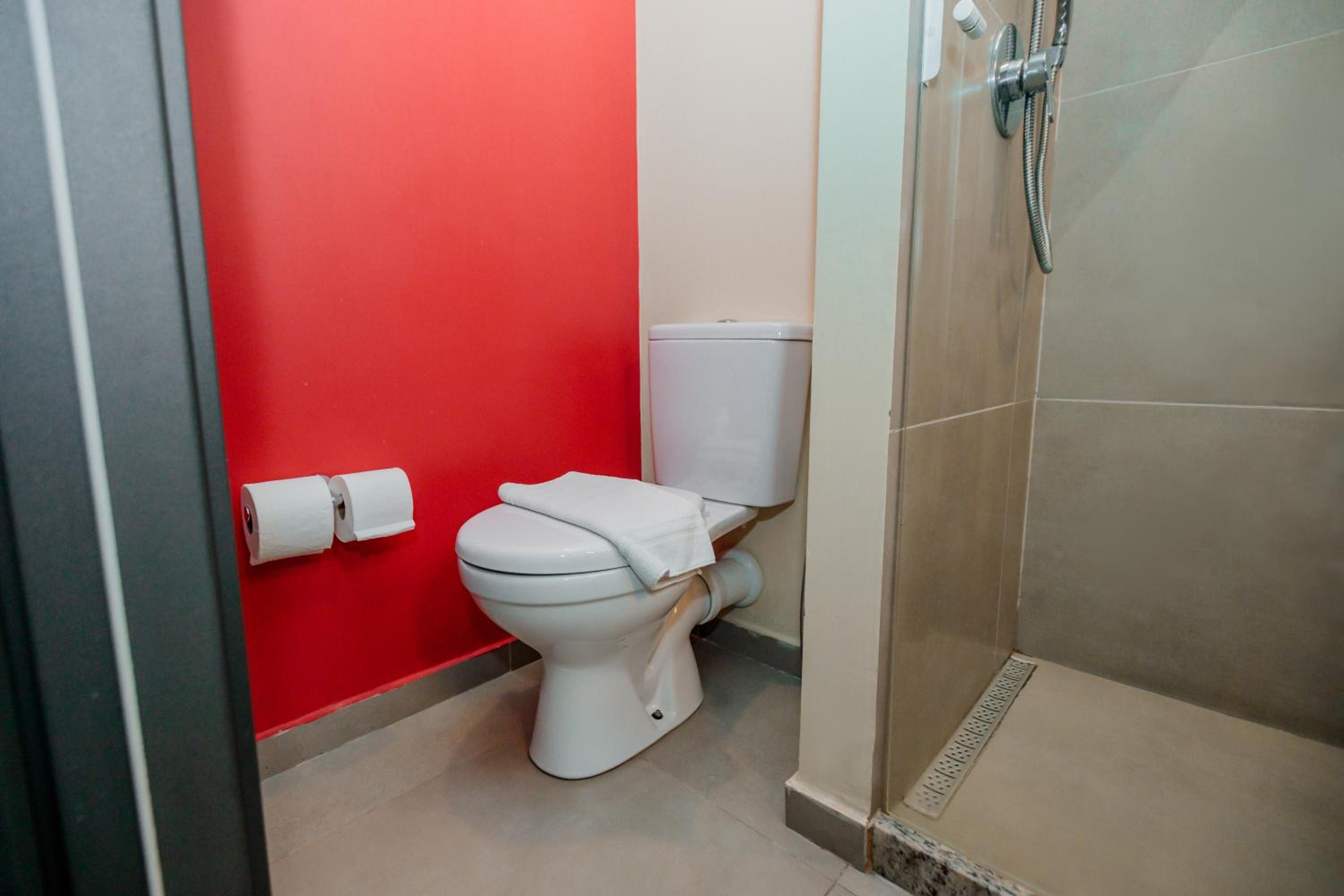 Standard Double Room - Photo 15