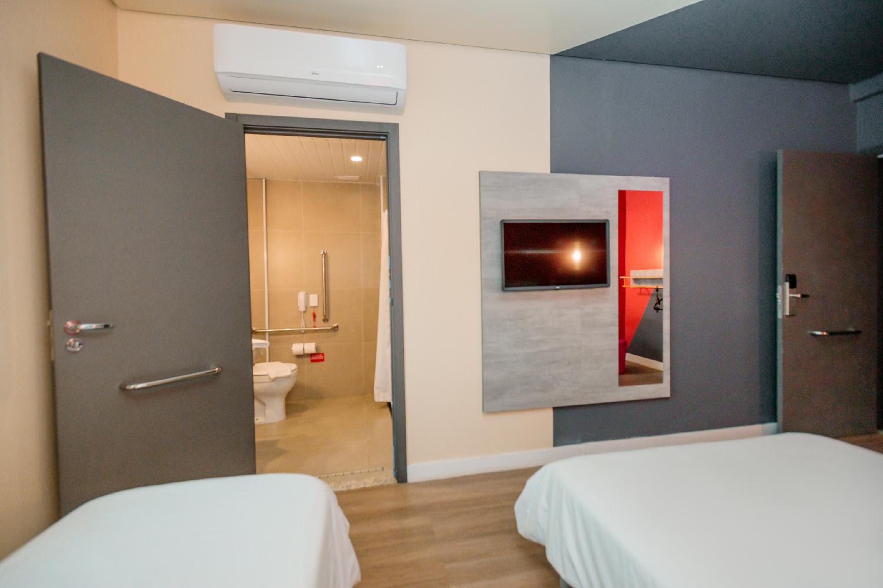 Standard Double Room - Disability Access - Photo 6