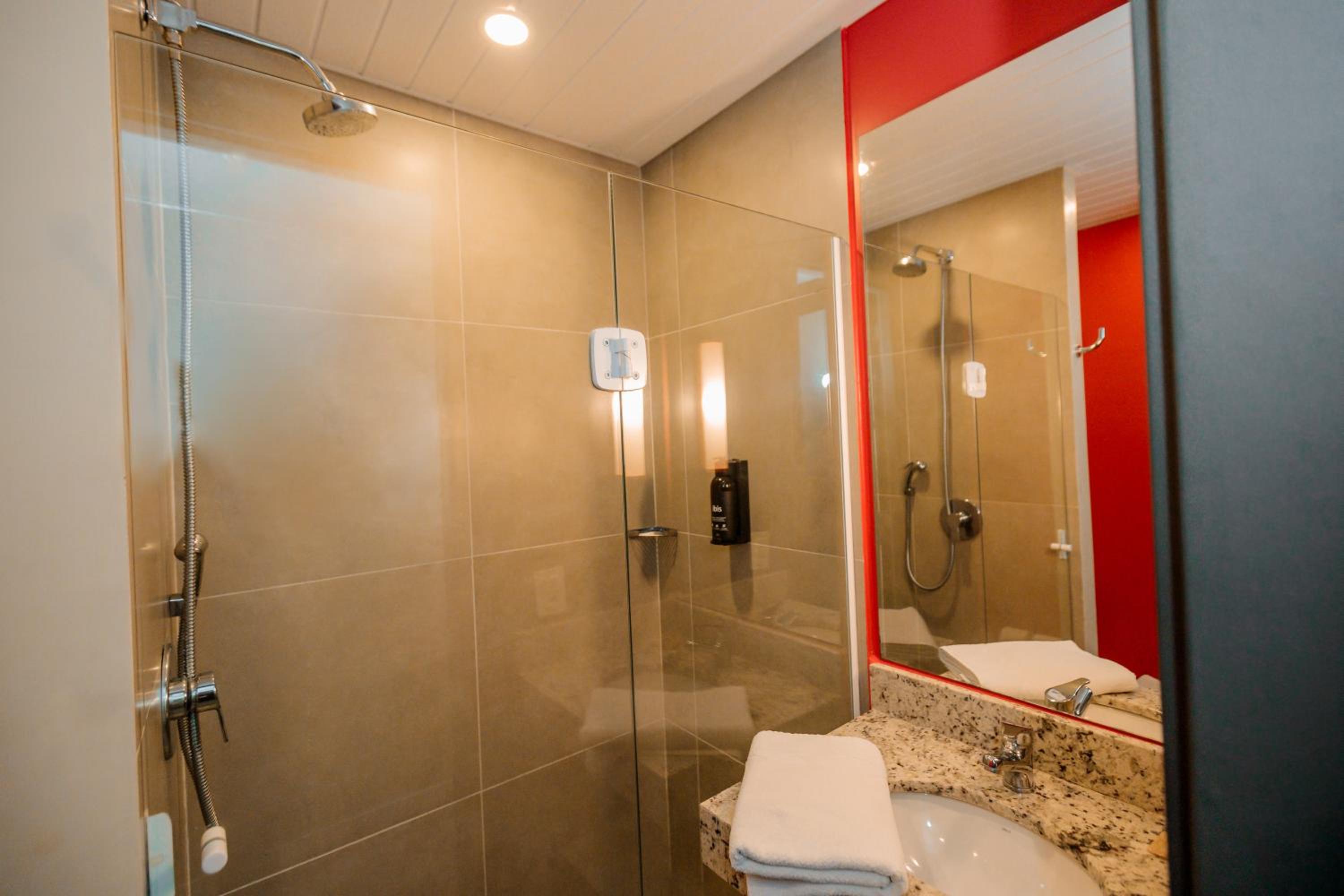 Standard Double Room - Photo 17