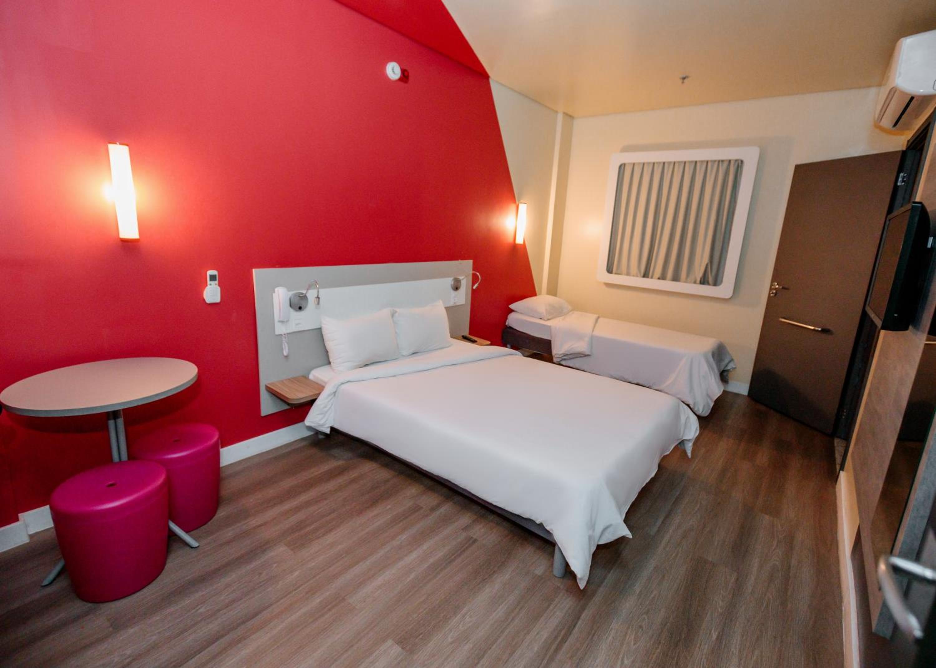 Standard Double Room - Disability Access - Photo 10