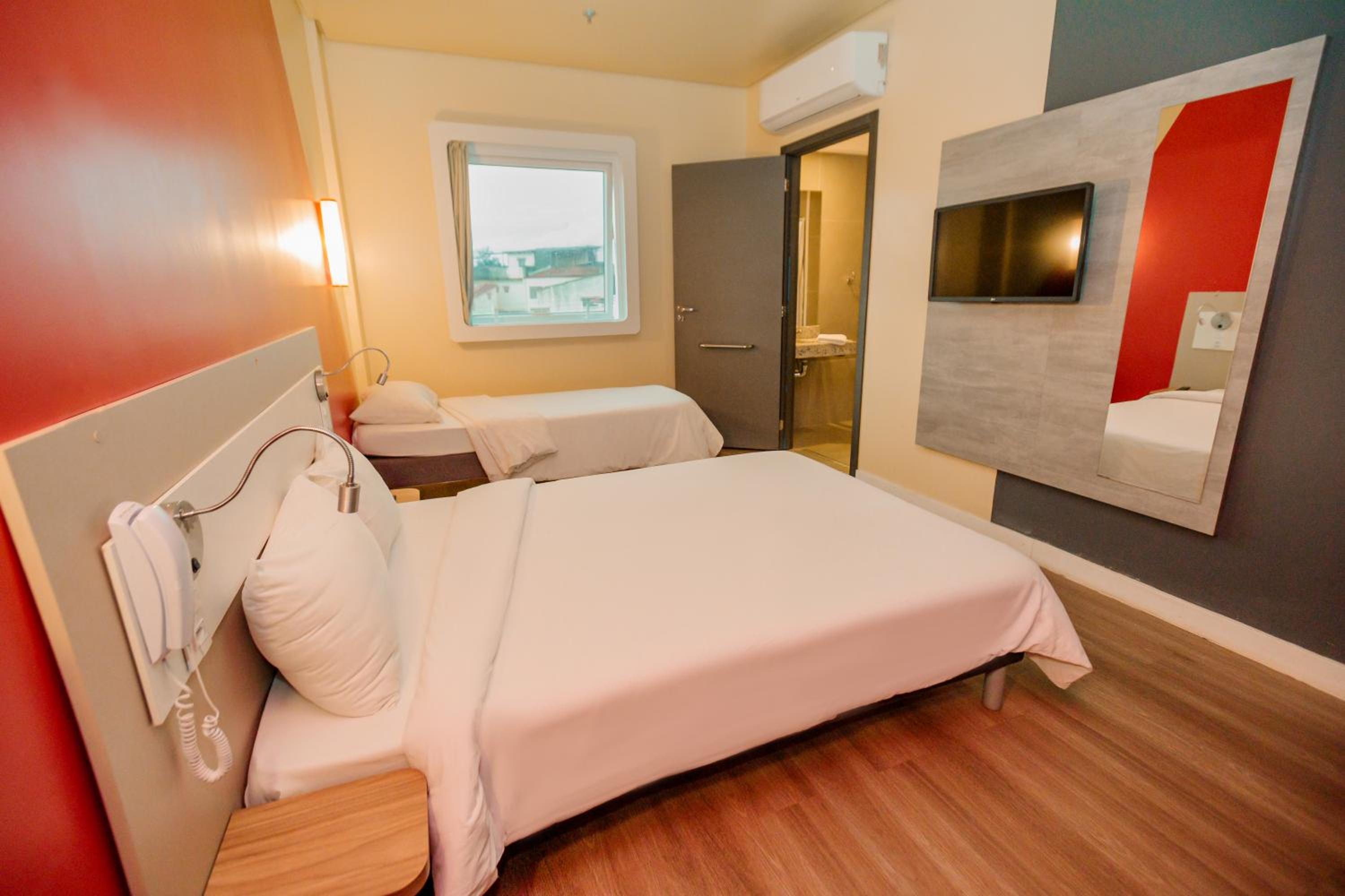 Standard Double Room - Disability Access - Photo 5