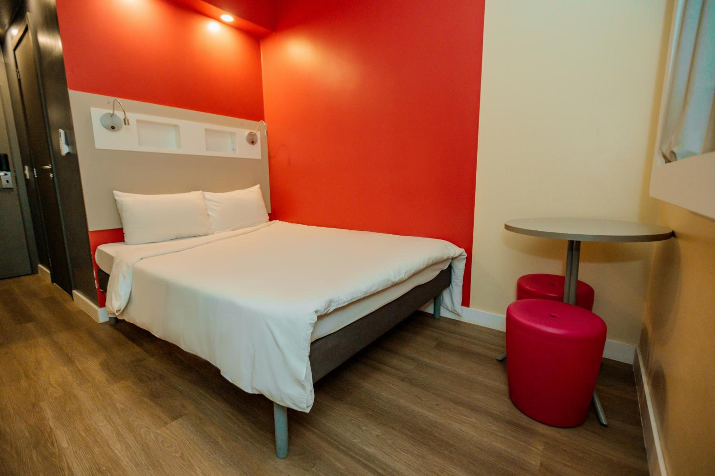 Standard Double Room - Photo 7