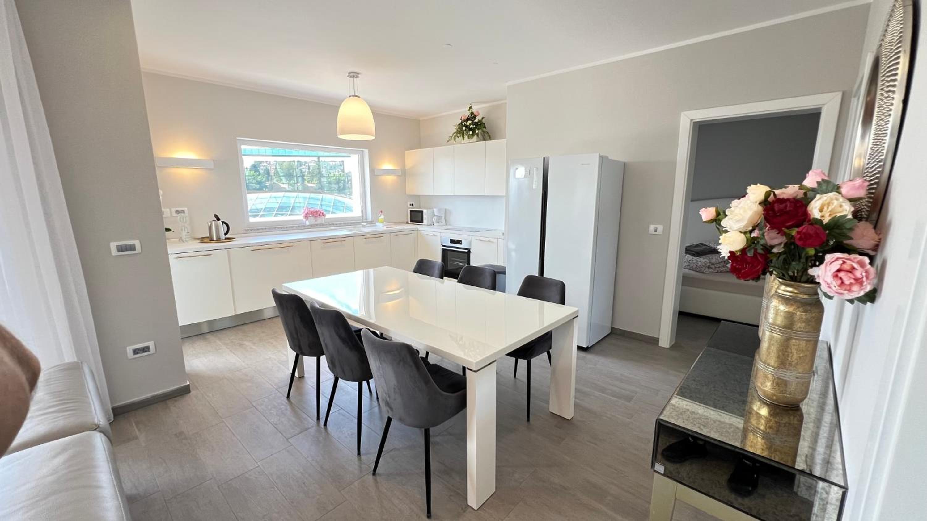 Apartment with Sea View - Photo 15