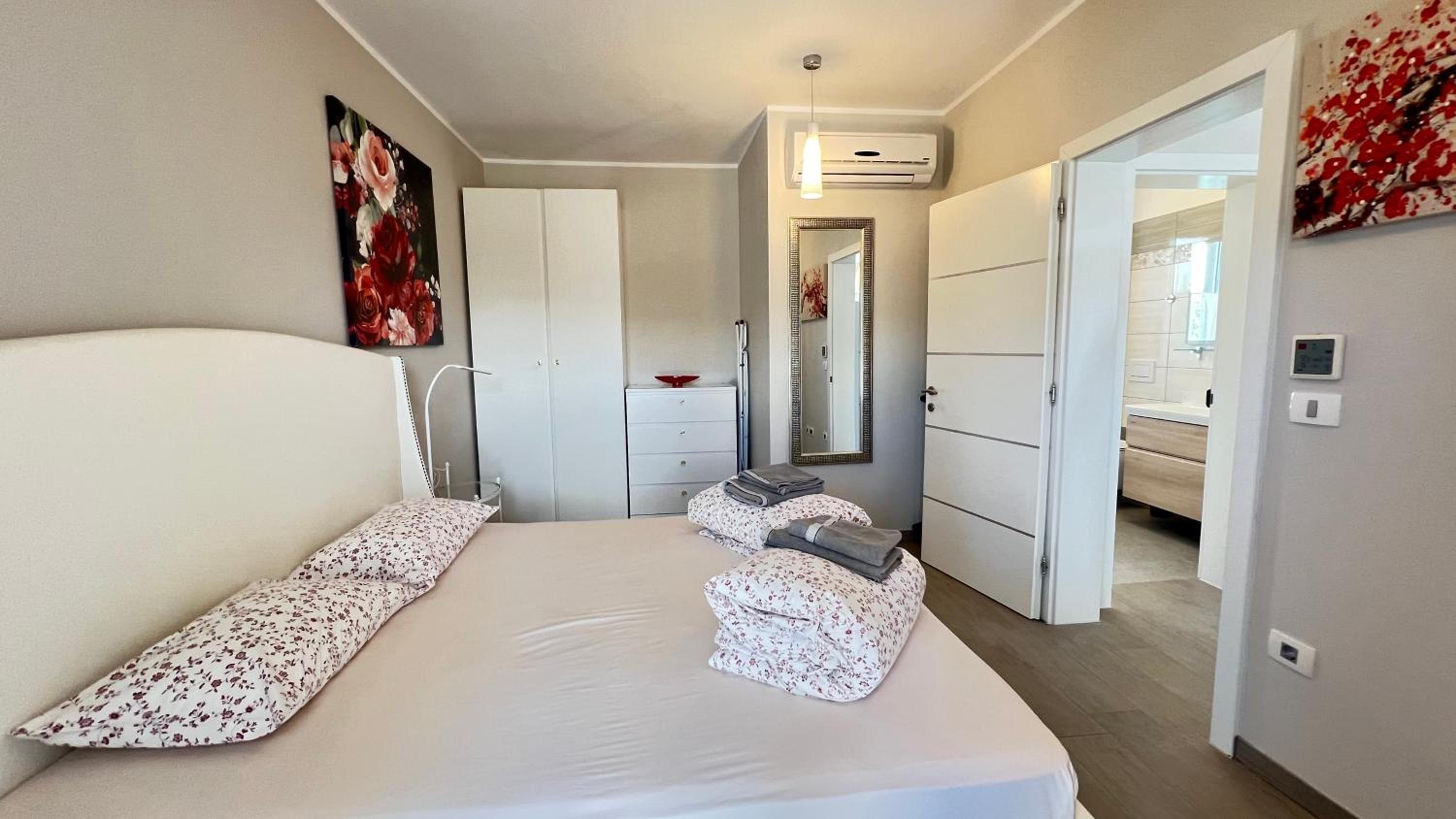 Apartment with Sea View - Photo 17