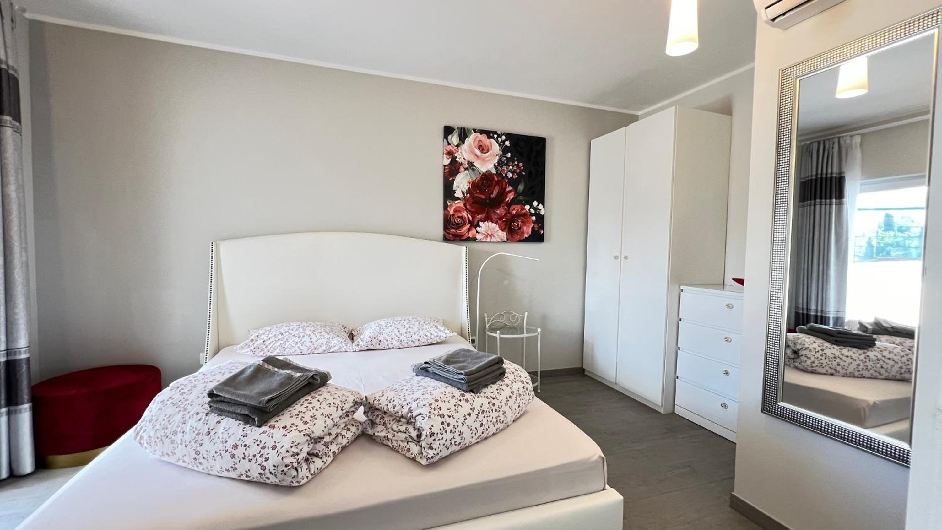 Apartment with Sea View - Photo 18