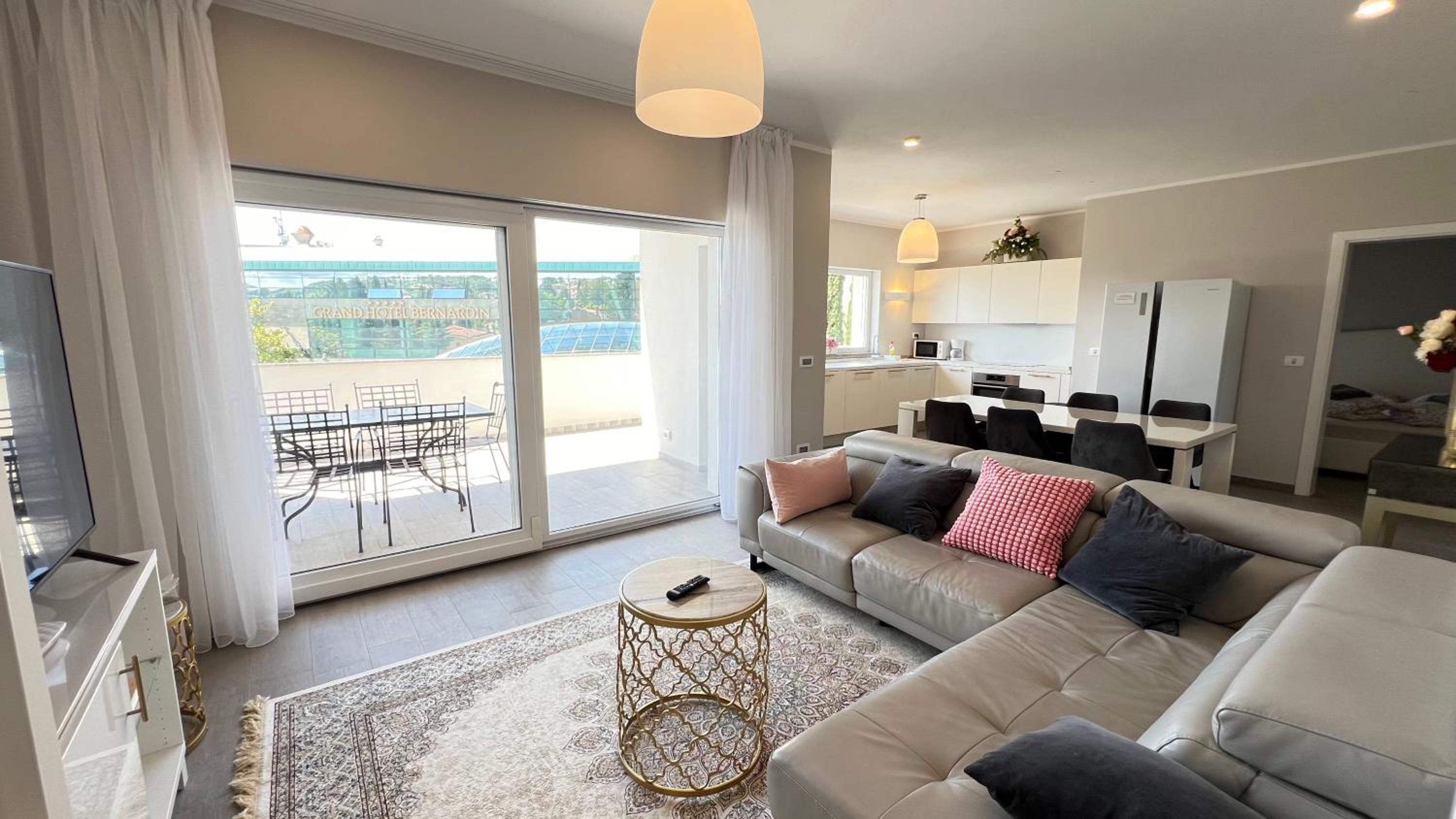 Apartment with Sea View - Photo 1