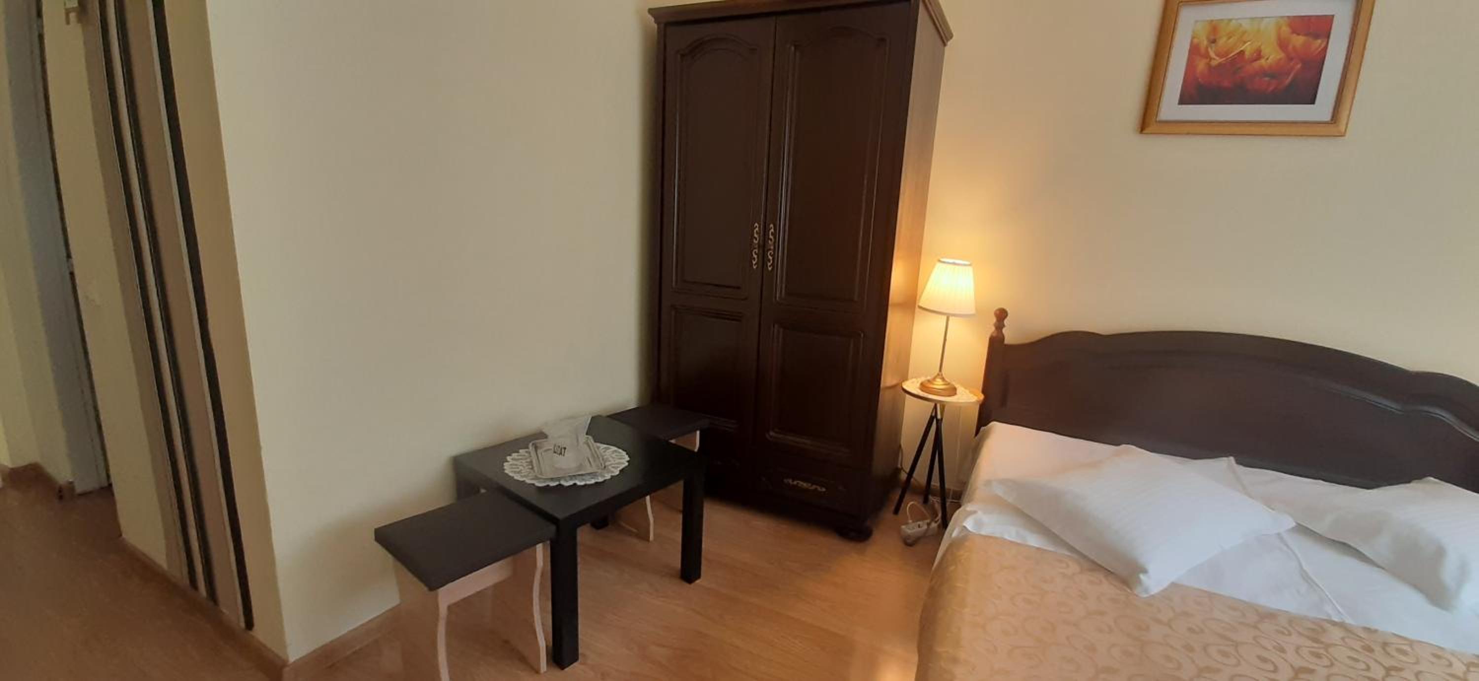 Double Room - Photo 8