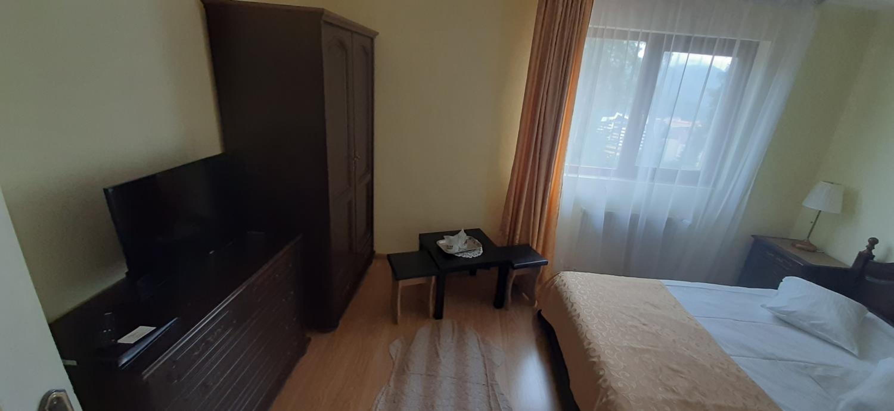 Double Room - Photo 11