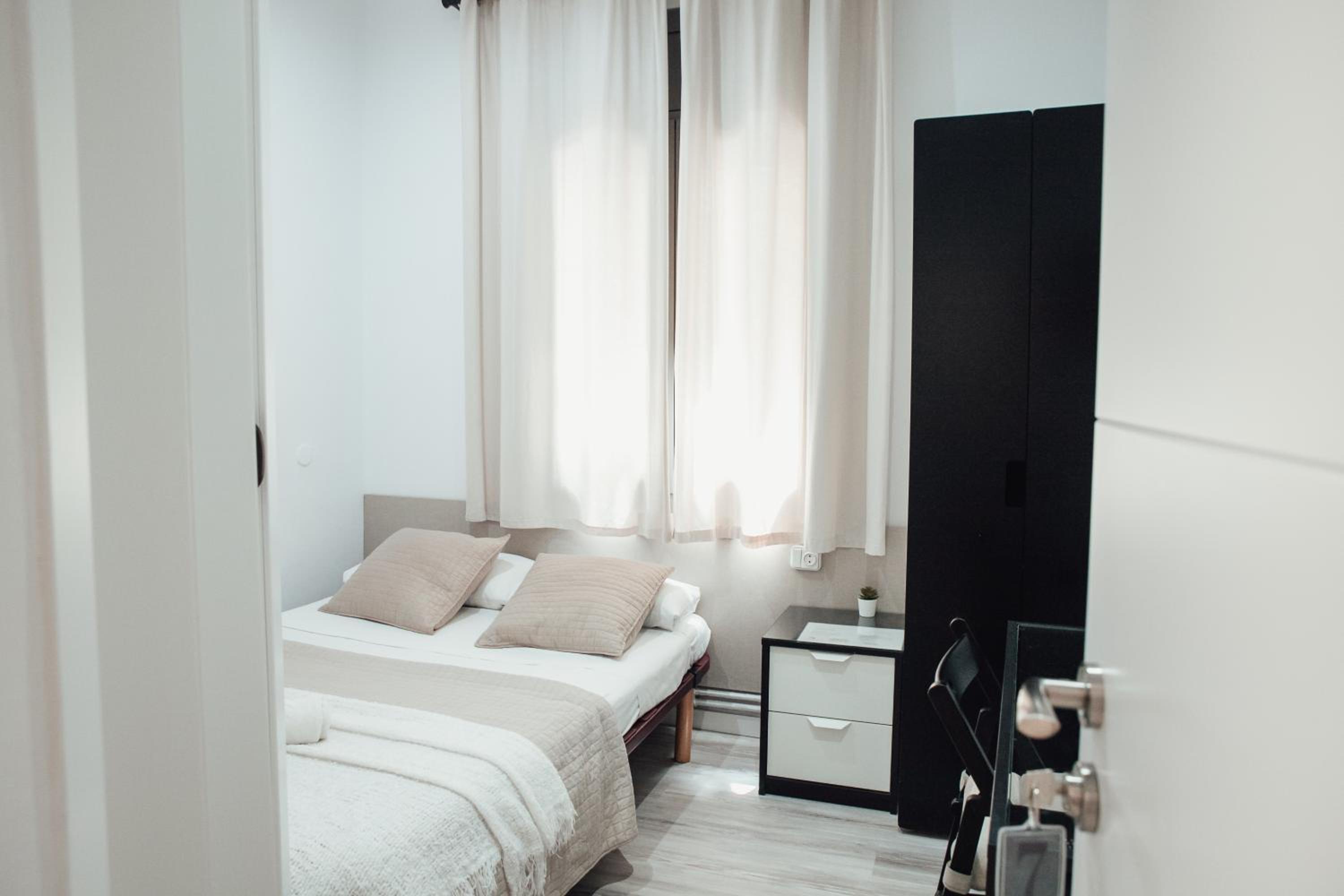 Economy Double Room photo 3