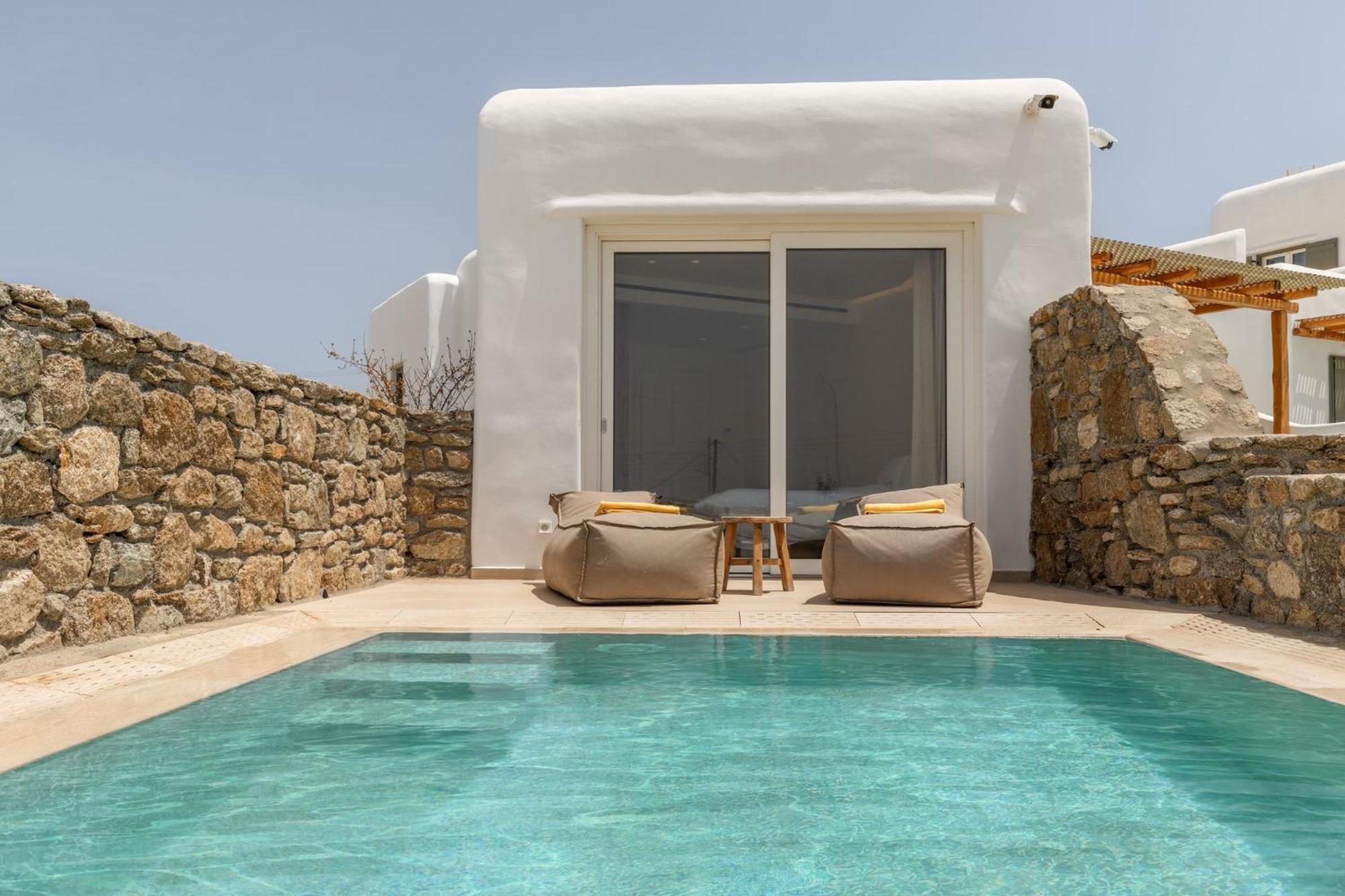 Junior Suite with Private Pool - Photo 5