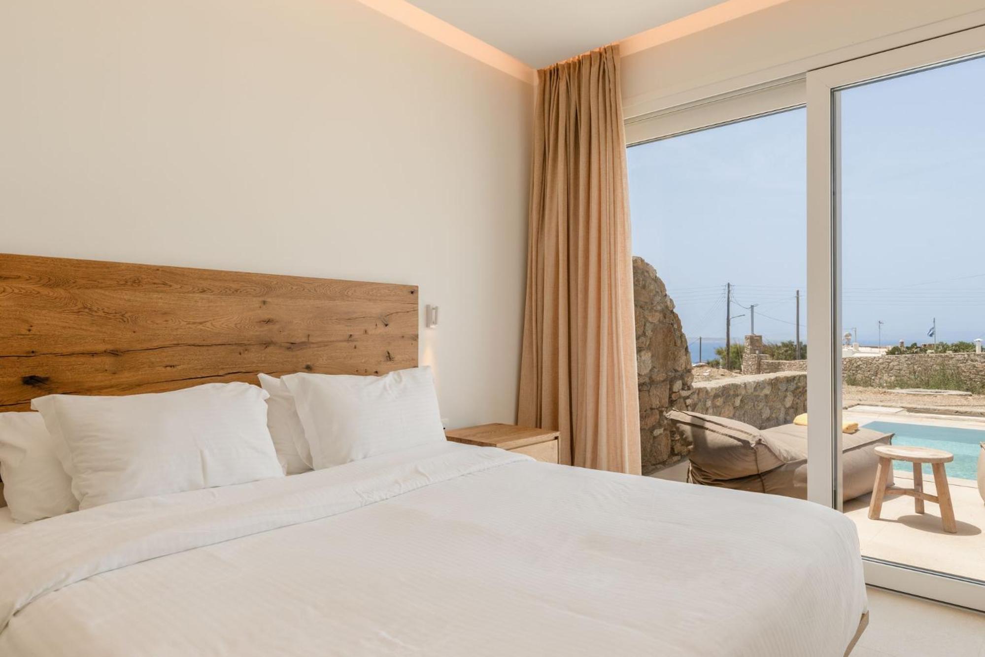 Junior Suite with Private Pool - Photo 4
