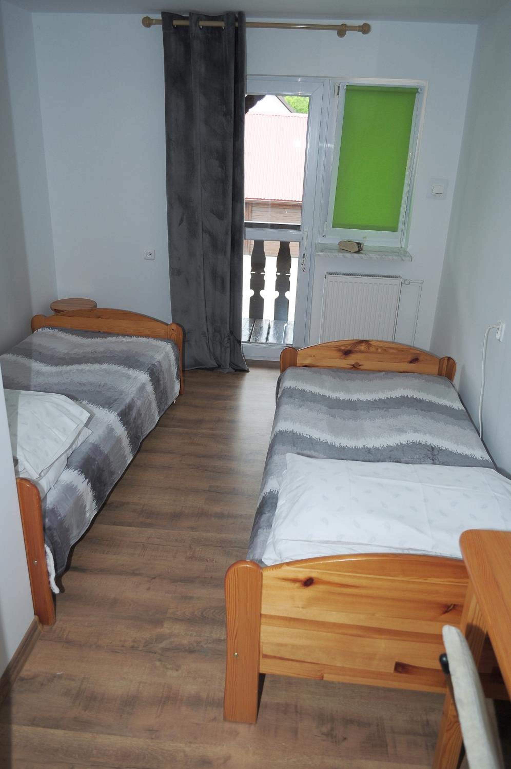 Twin Room with Private Bathroom - Photo 3