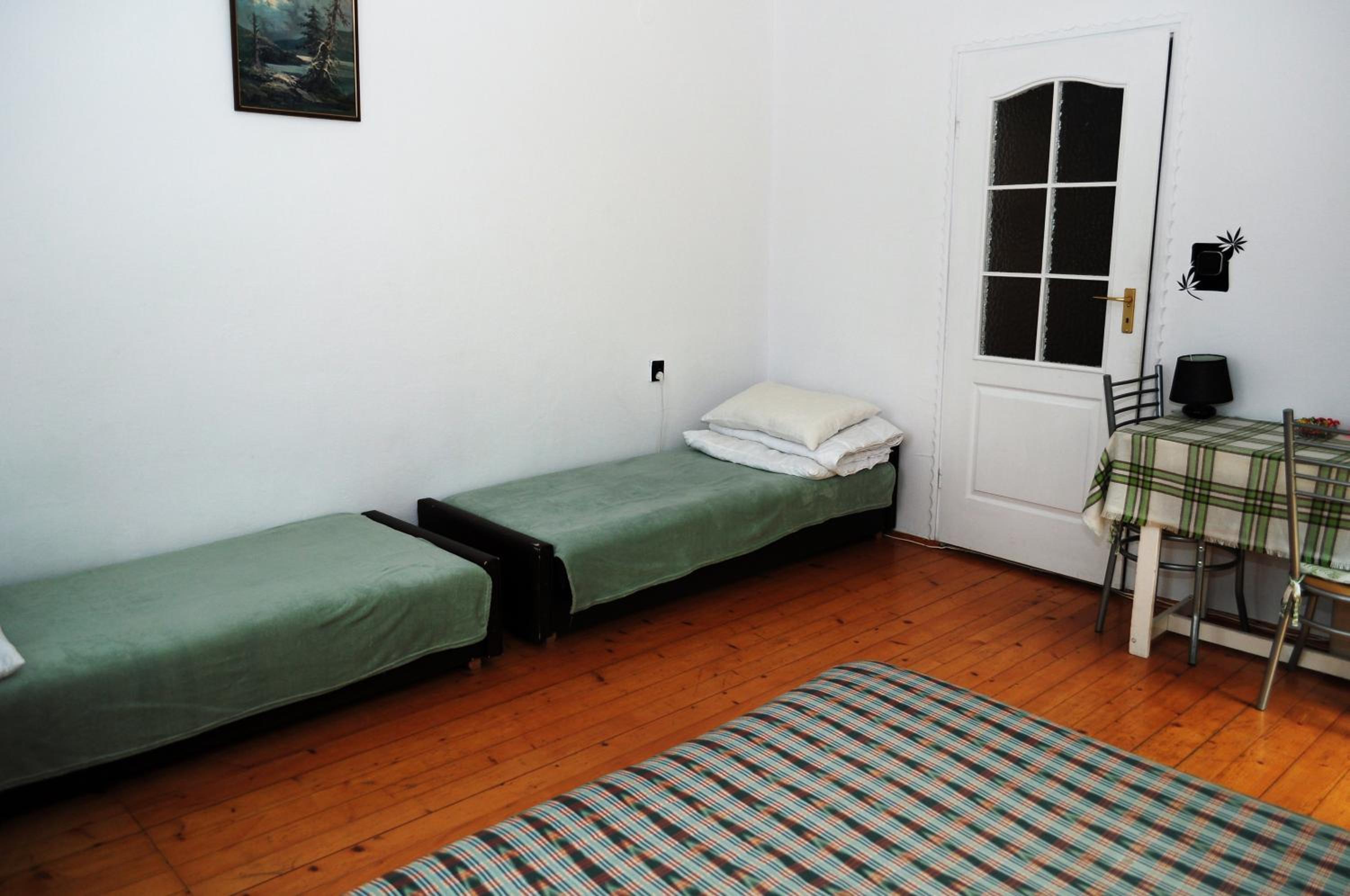 Quadruple Room with Private External Bathroom - Photo 5