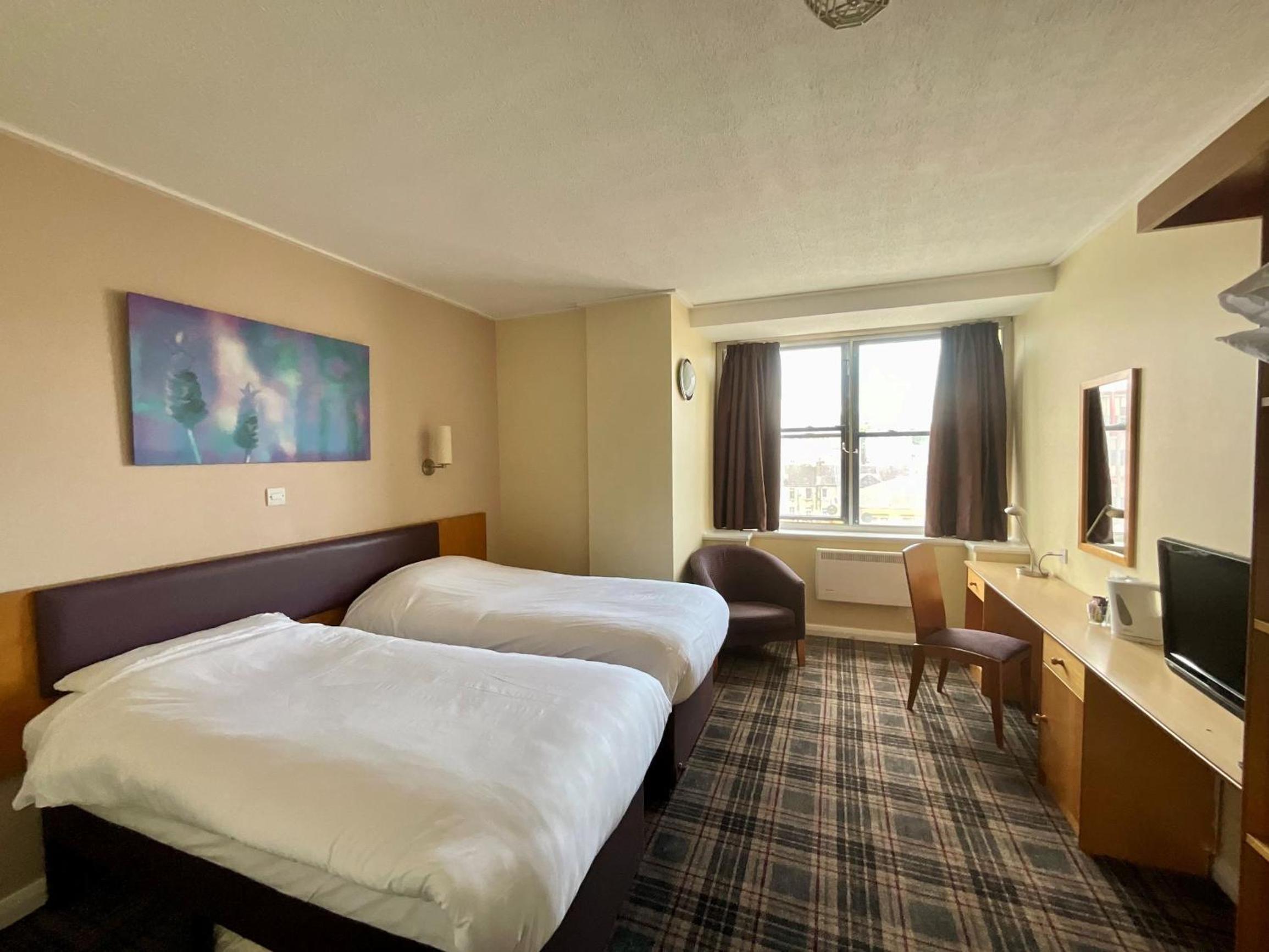 Twin Room - Photo 4