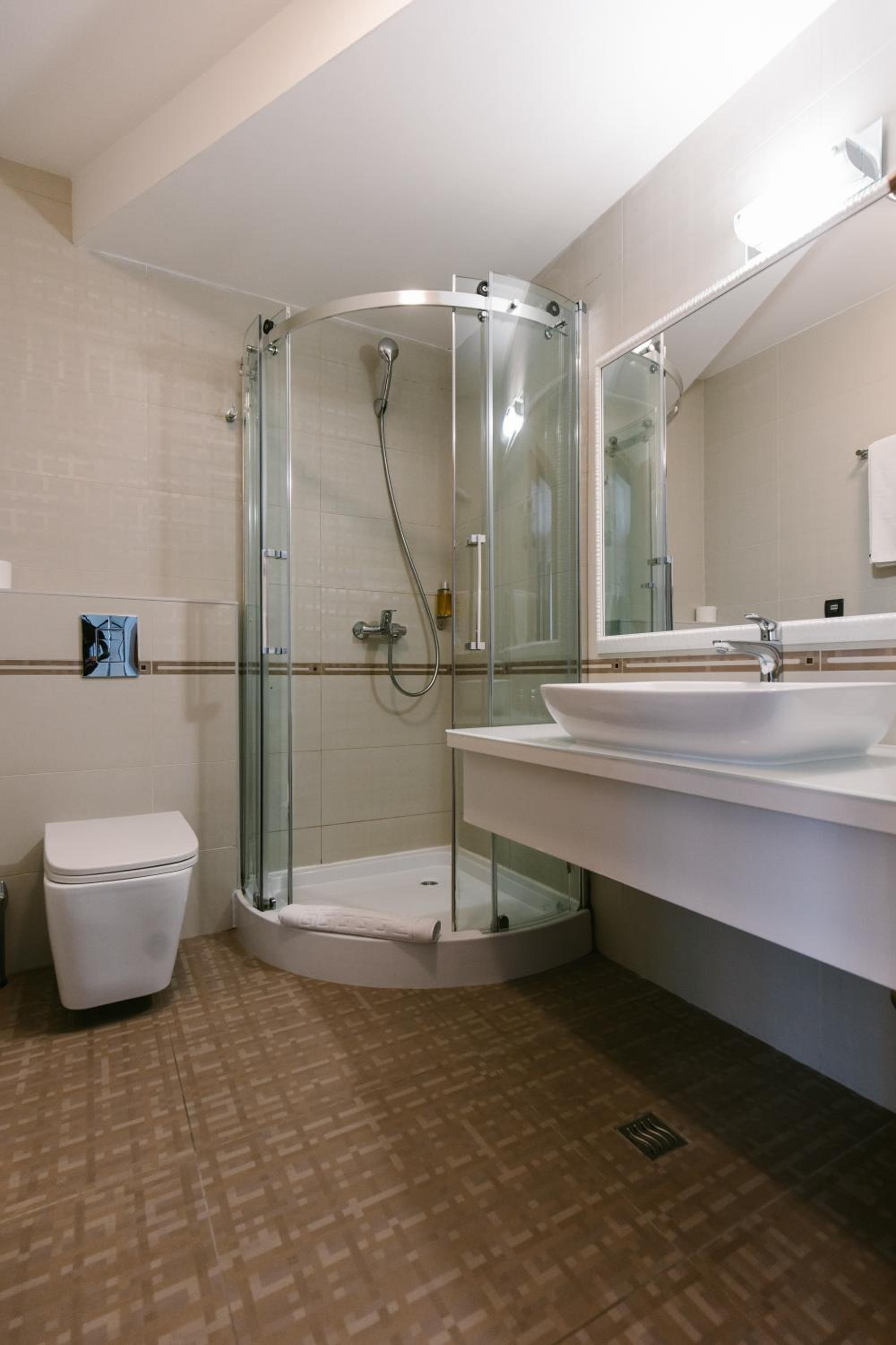 Special Offer - Double Room with Free Garage Parking photo 2