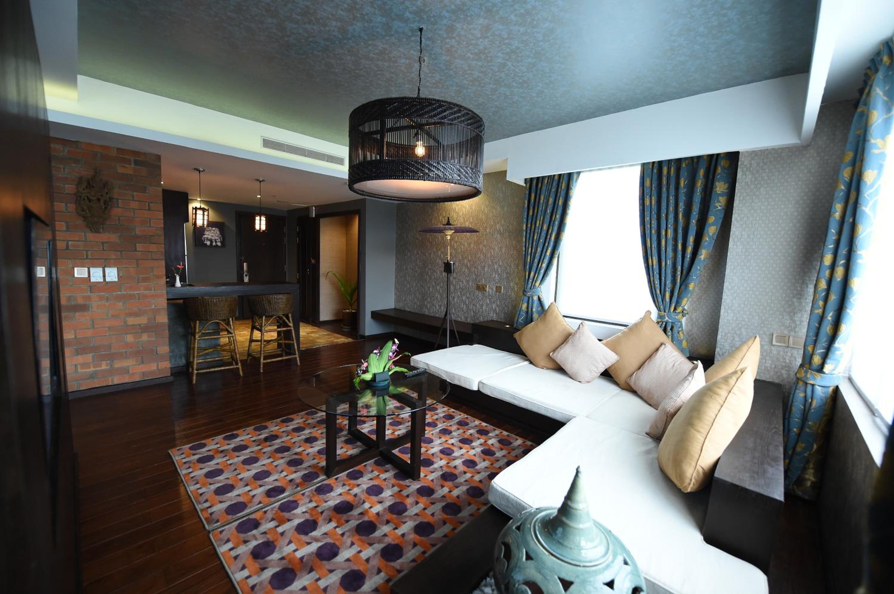 Business Suite photo 3