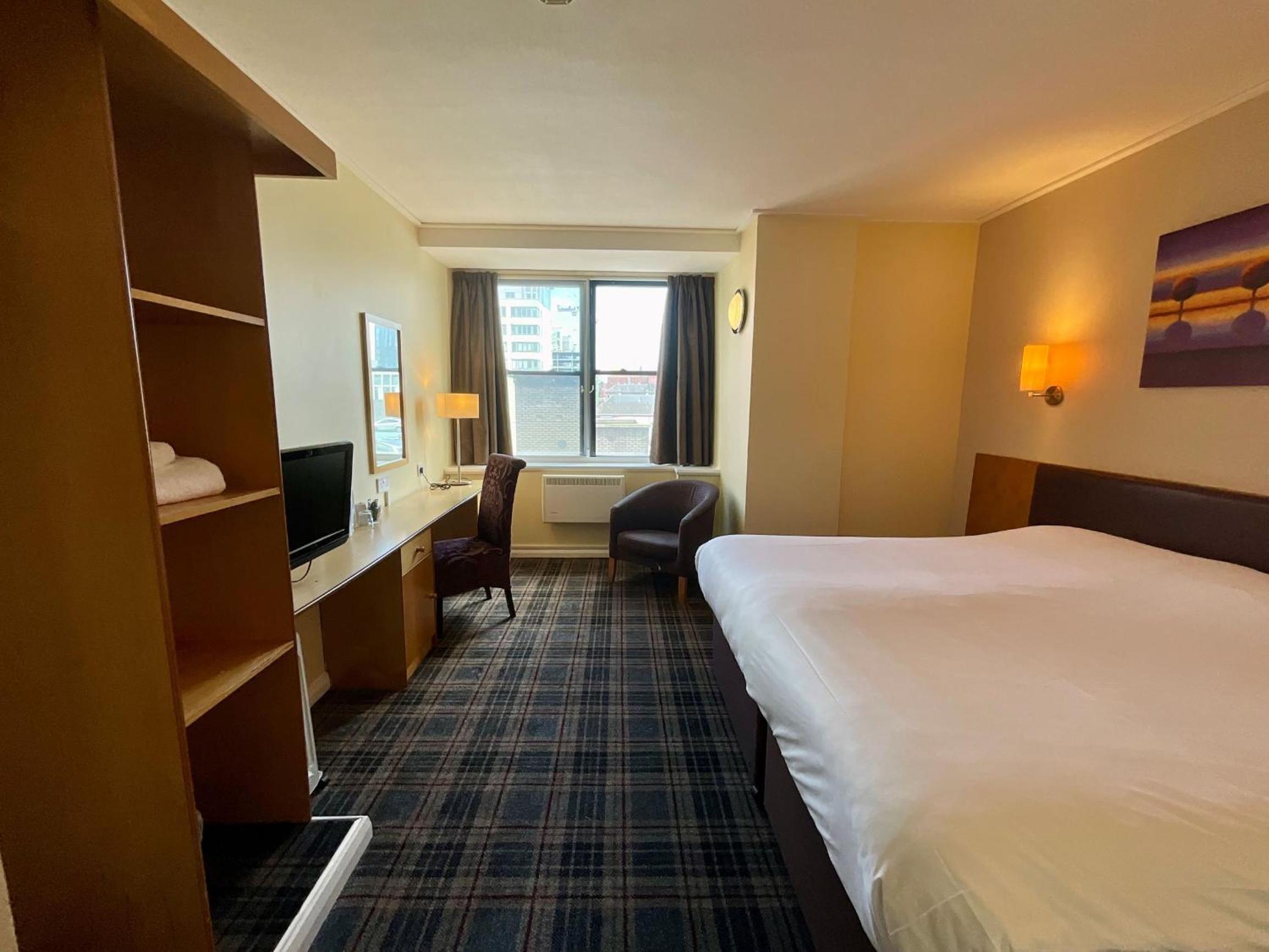 Standard Double or Twin Room - Photo 1