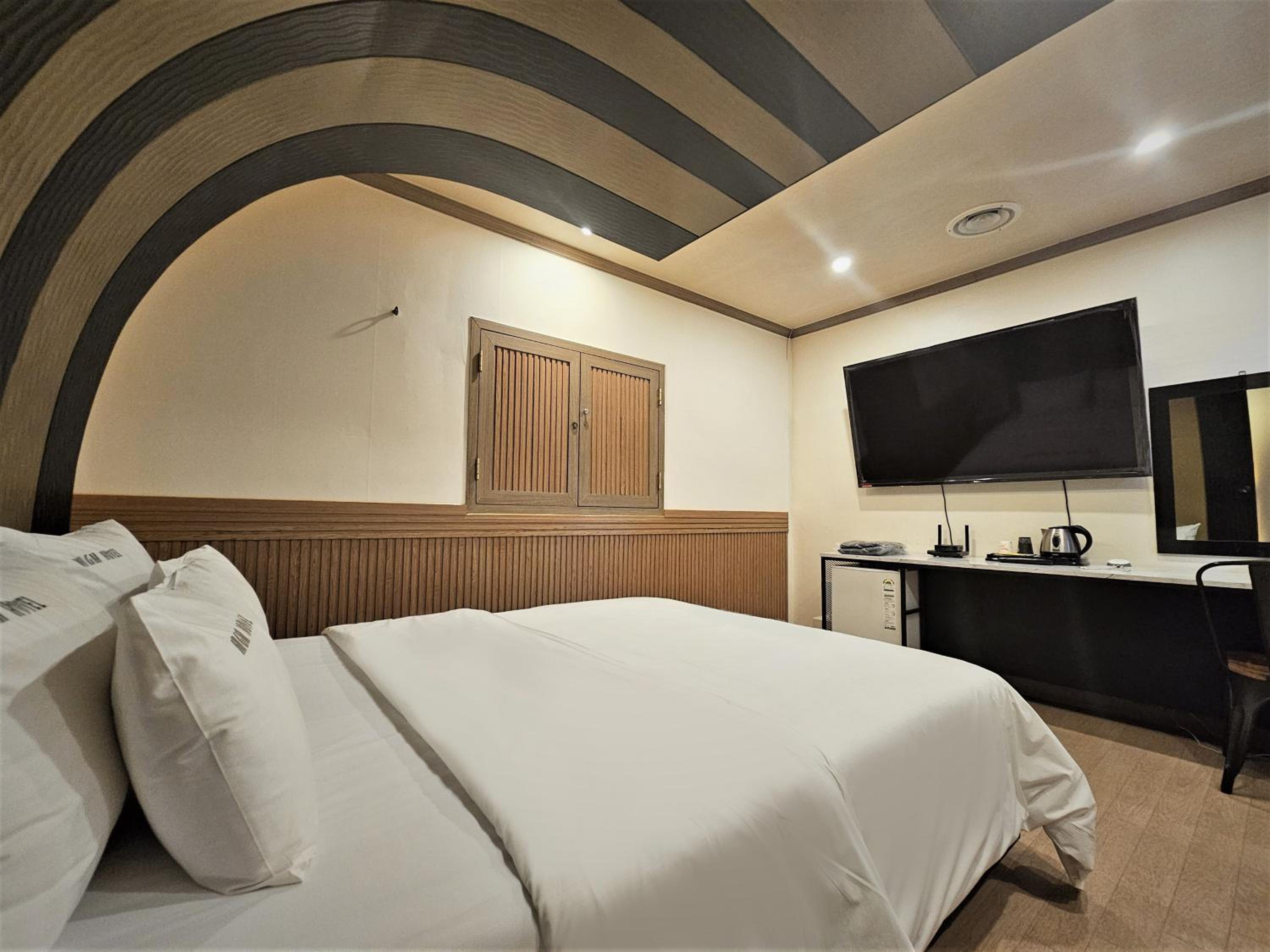 Standard Double Room - Photo 5