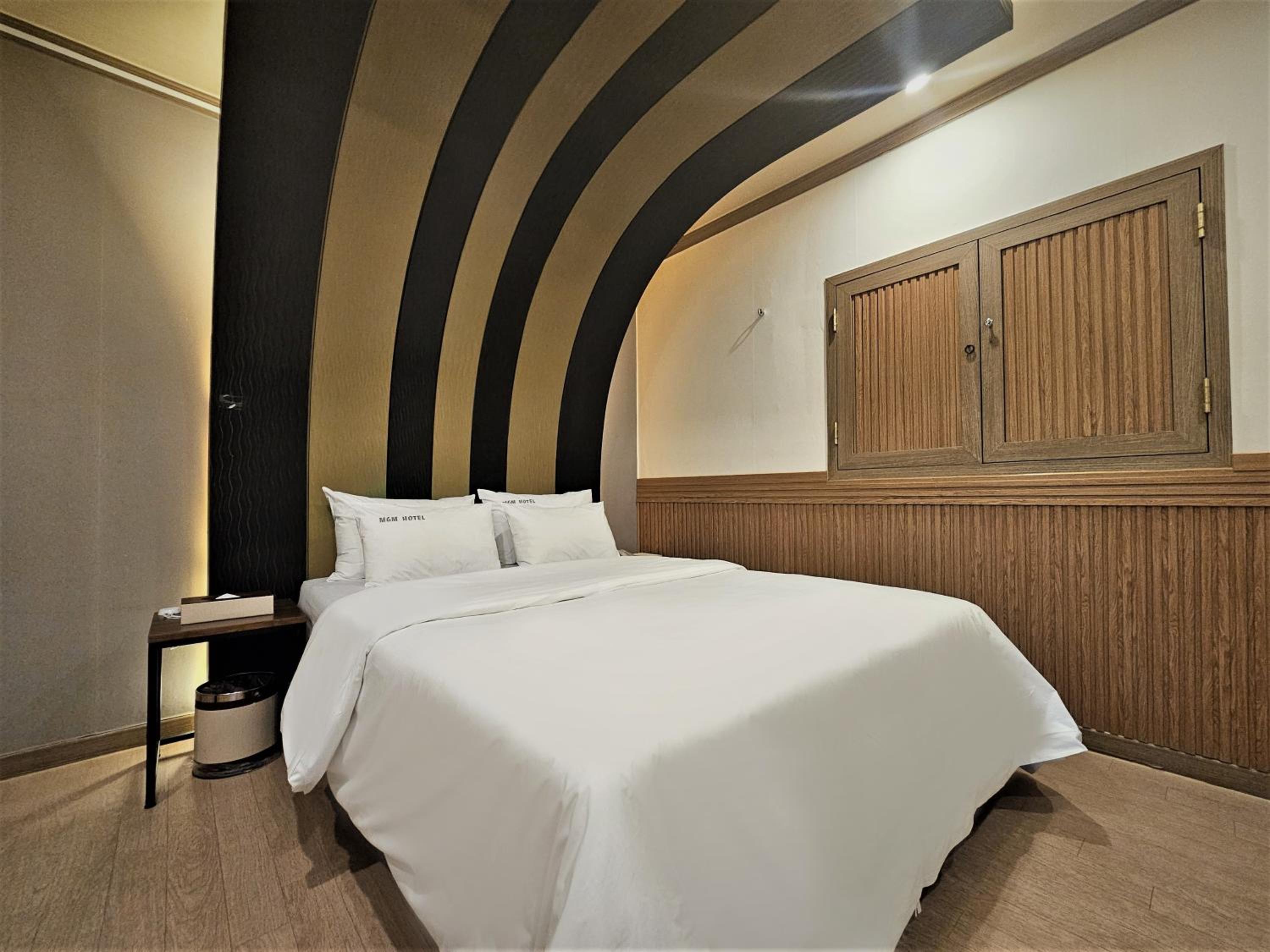Standard Double Room - Photo 6