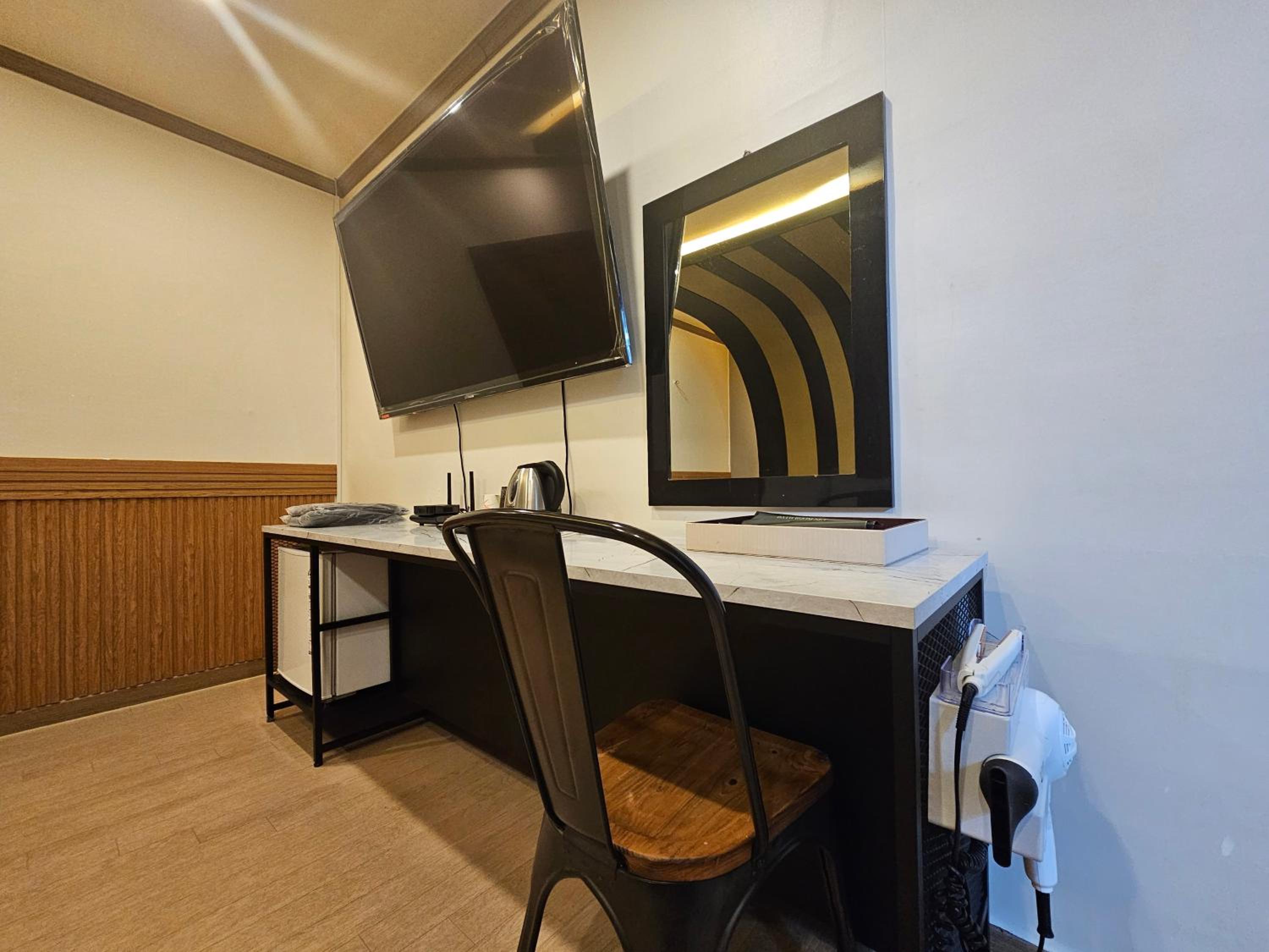 Standard Double Room - Photo 4