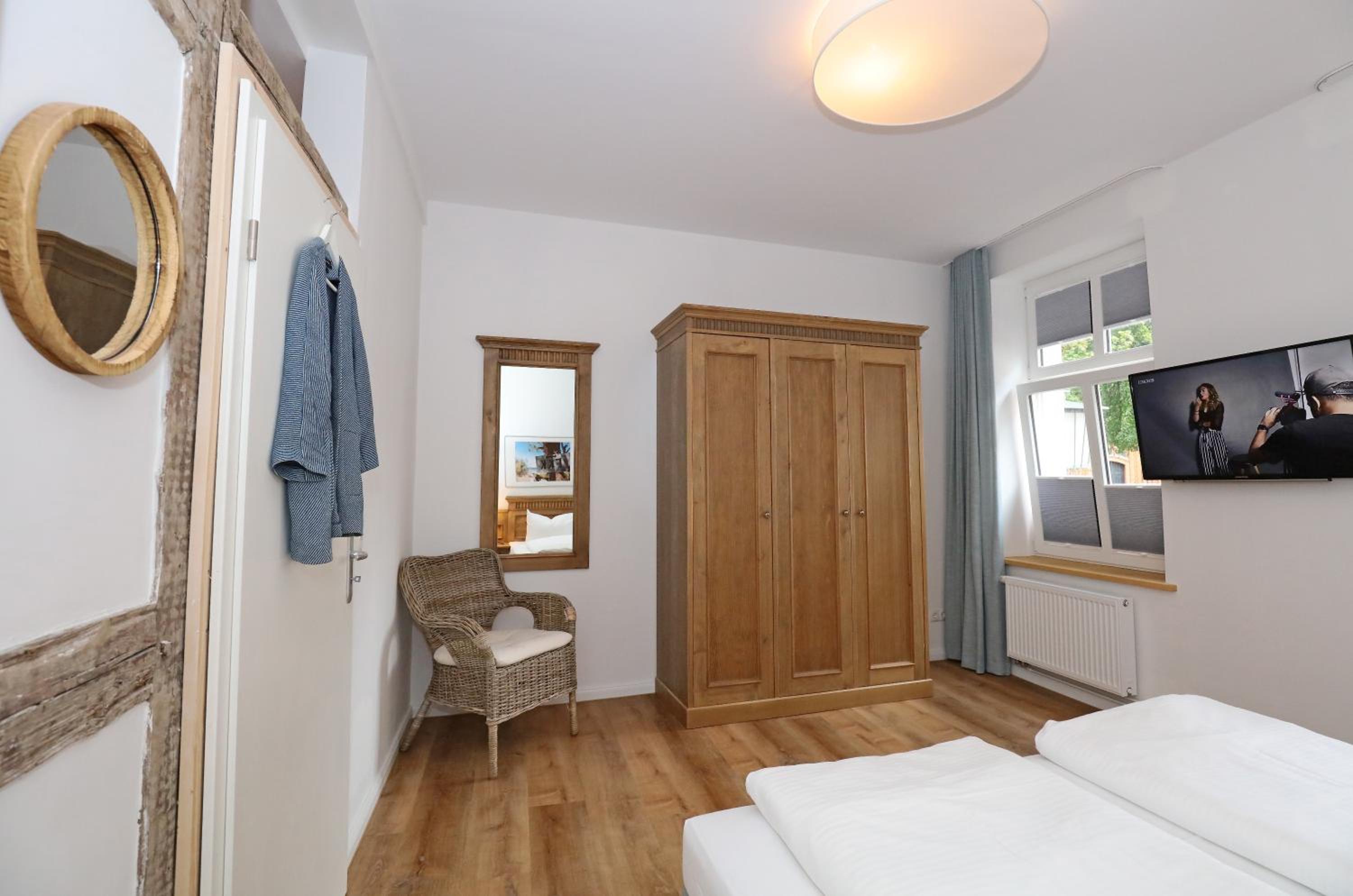 Classic 2-Room Apartment photo 2