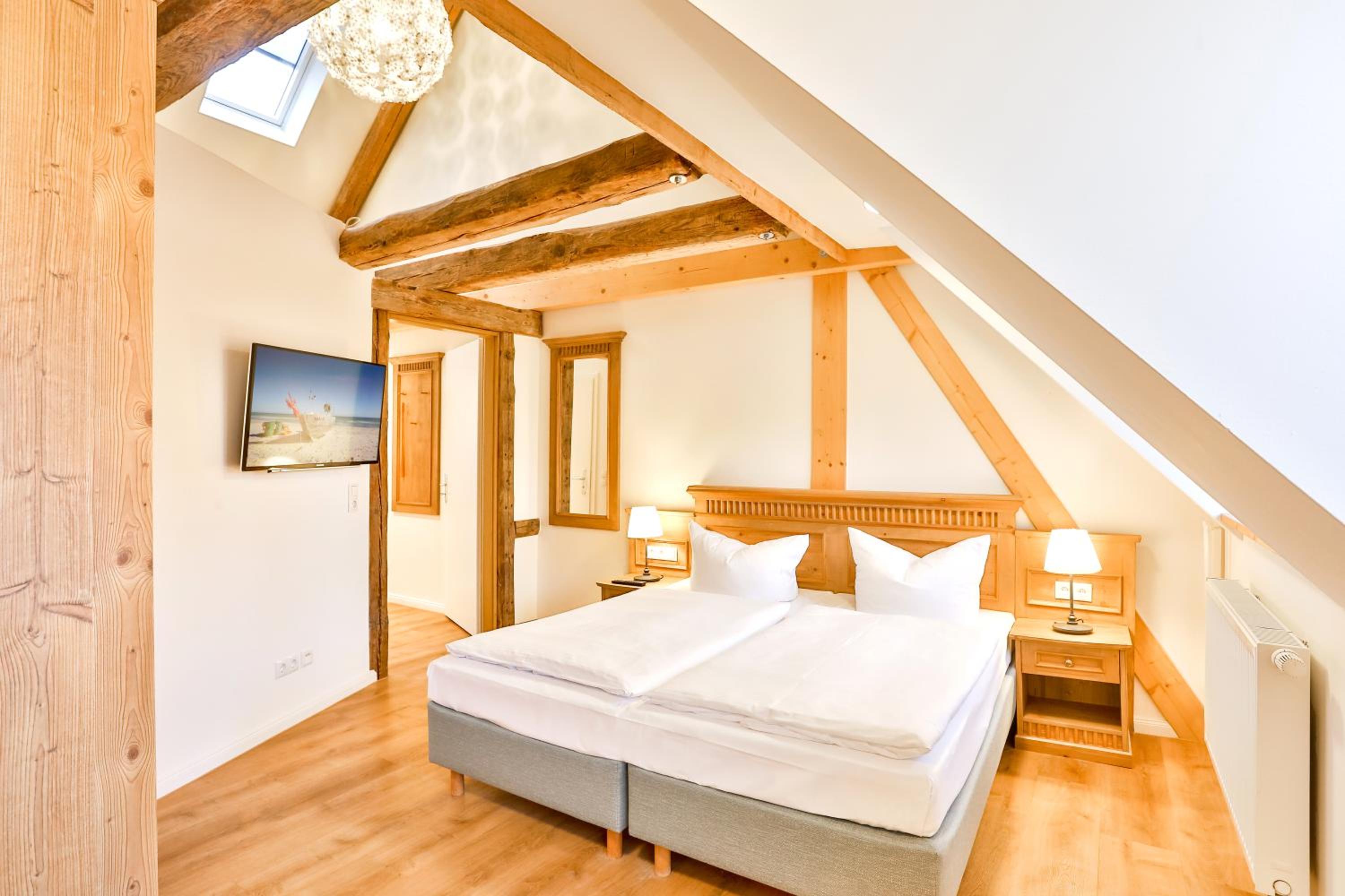 Deluxe 2-Room Apartment