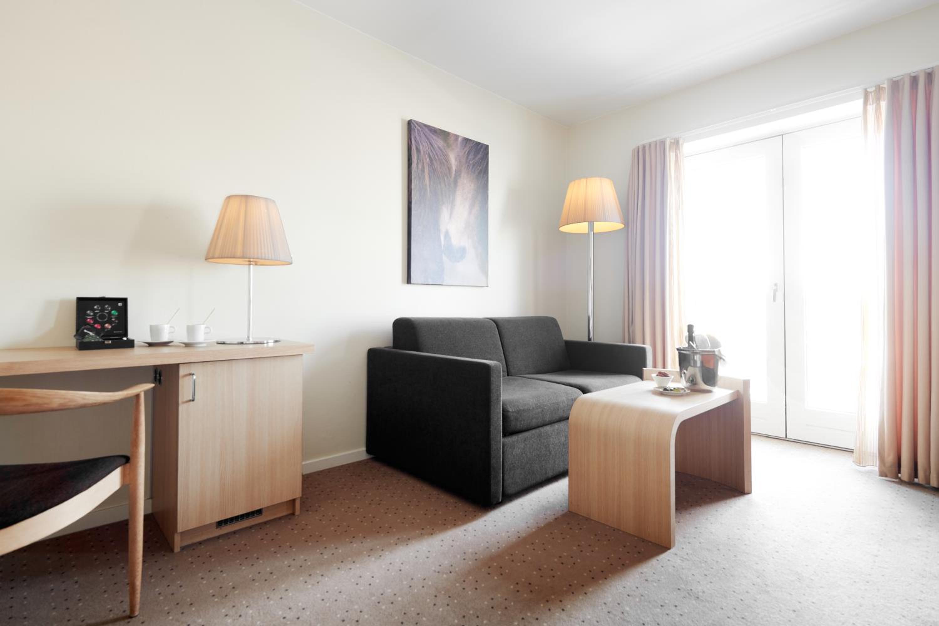 Family Room (2 Adults + 2 Children) - Photo 1