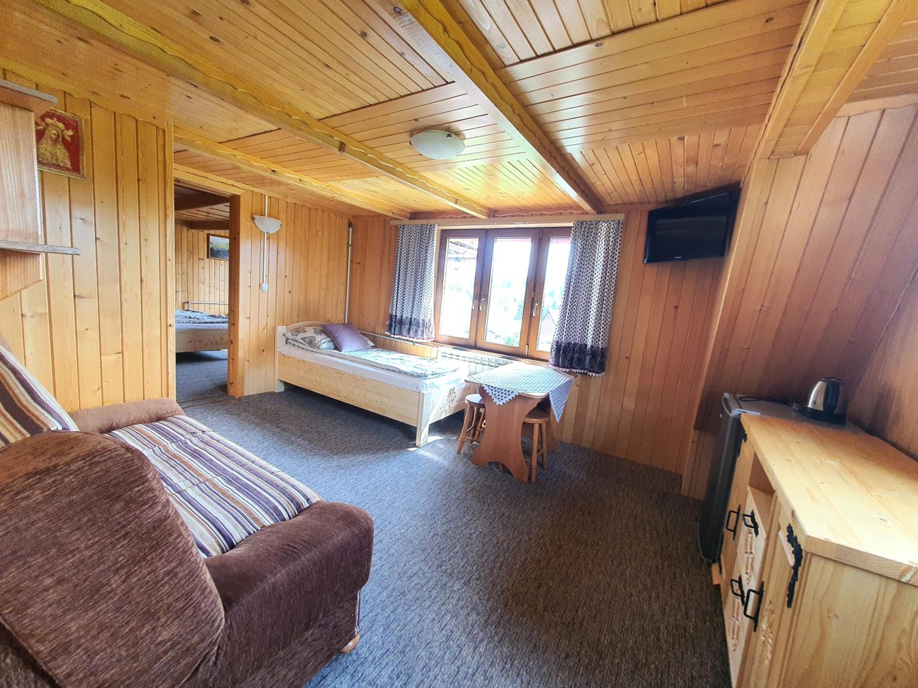 Family Room with Mountain View photo 2