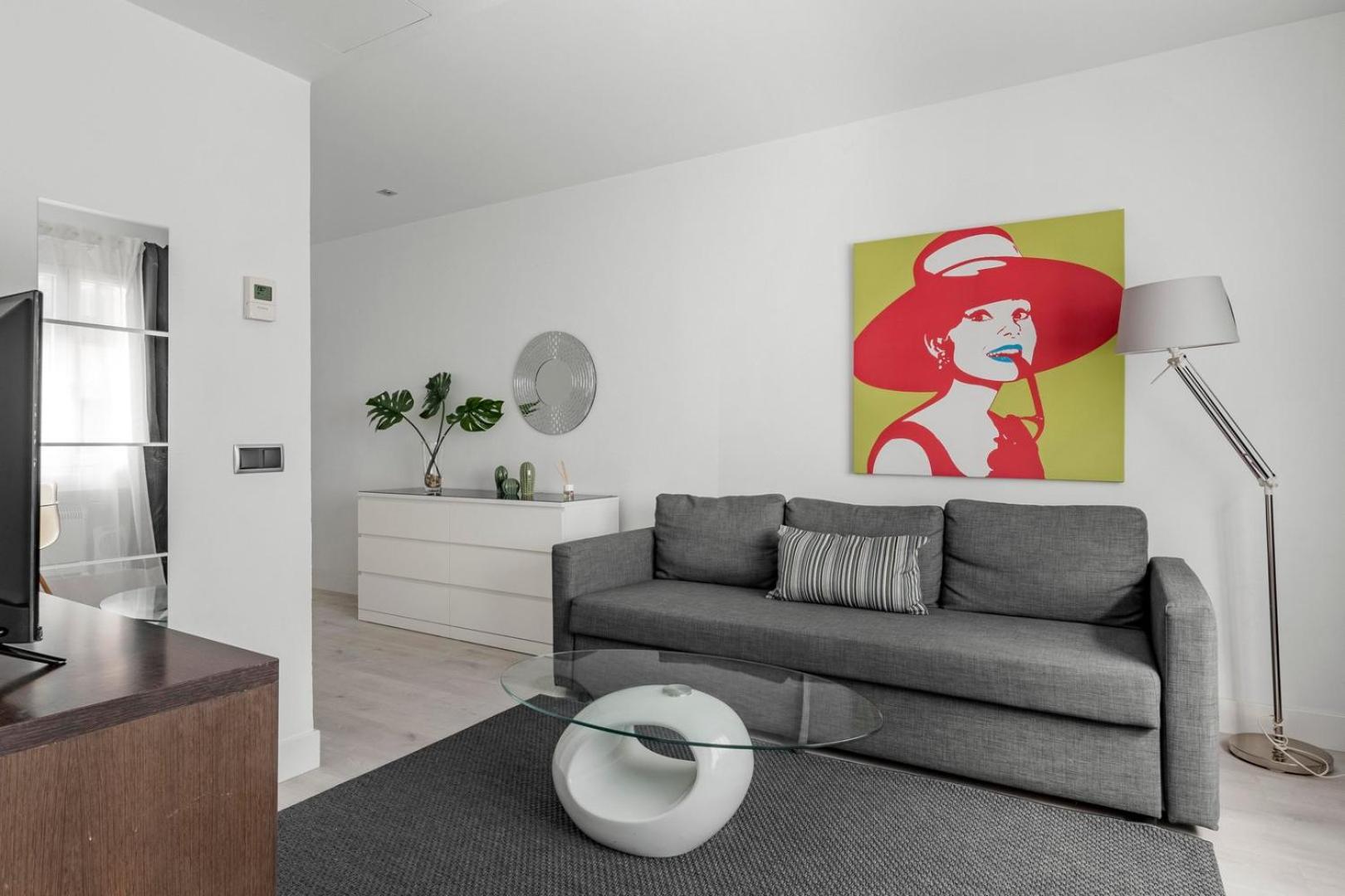 Apartment photo 2