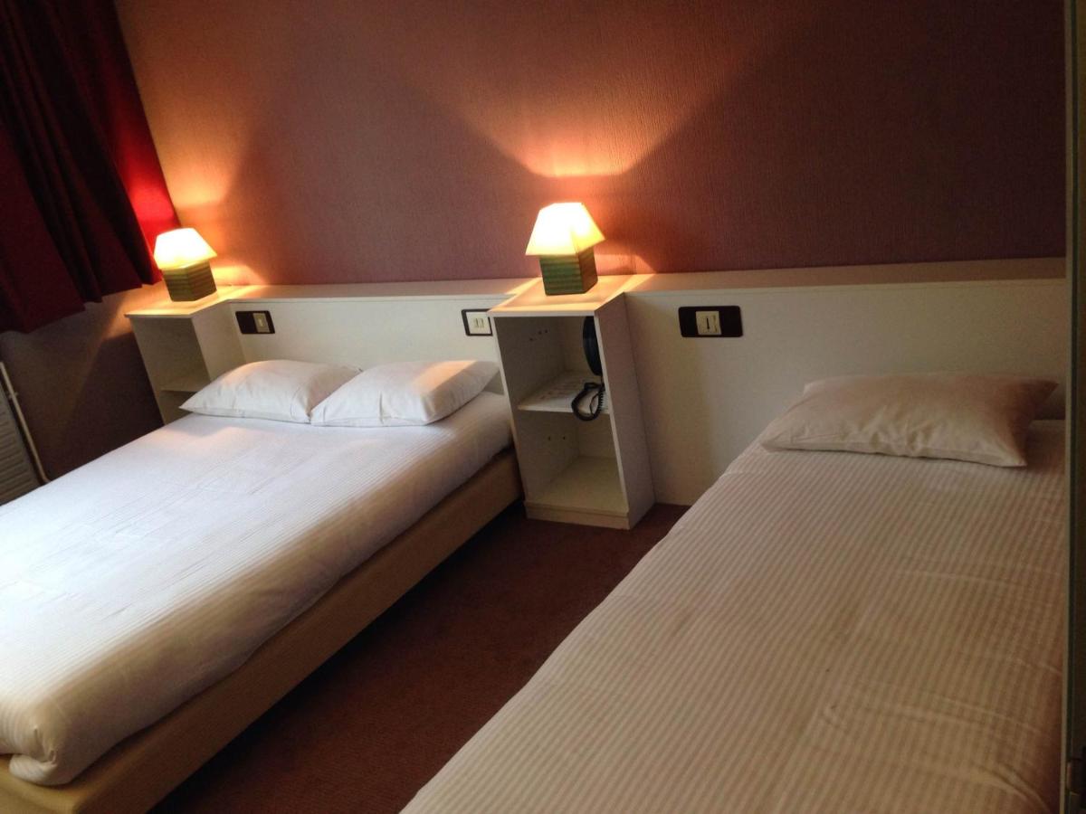 Triple Room - 1 Doube Bed + 1 Single Bed photo 1