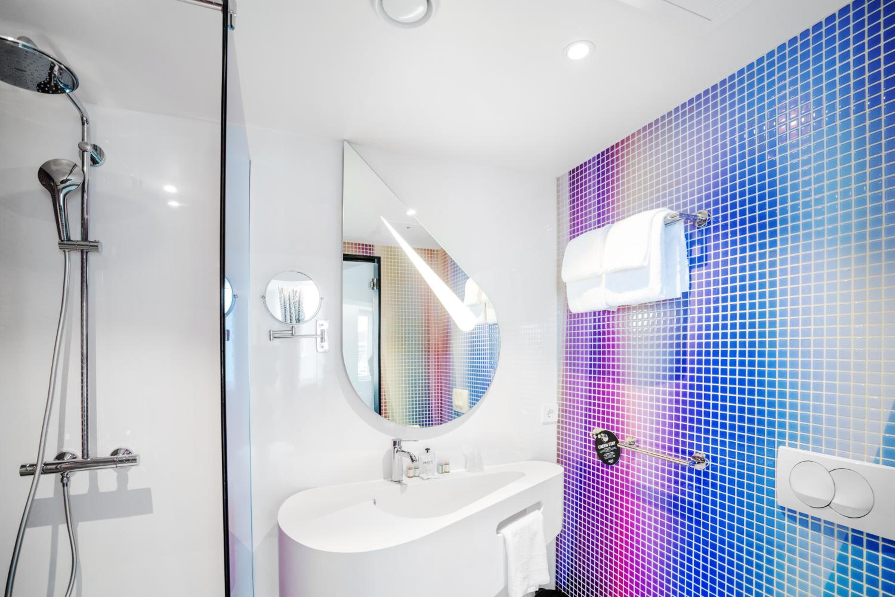 Superior Double Room With Sea View thumbnail 6