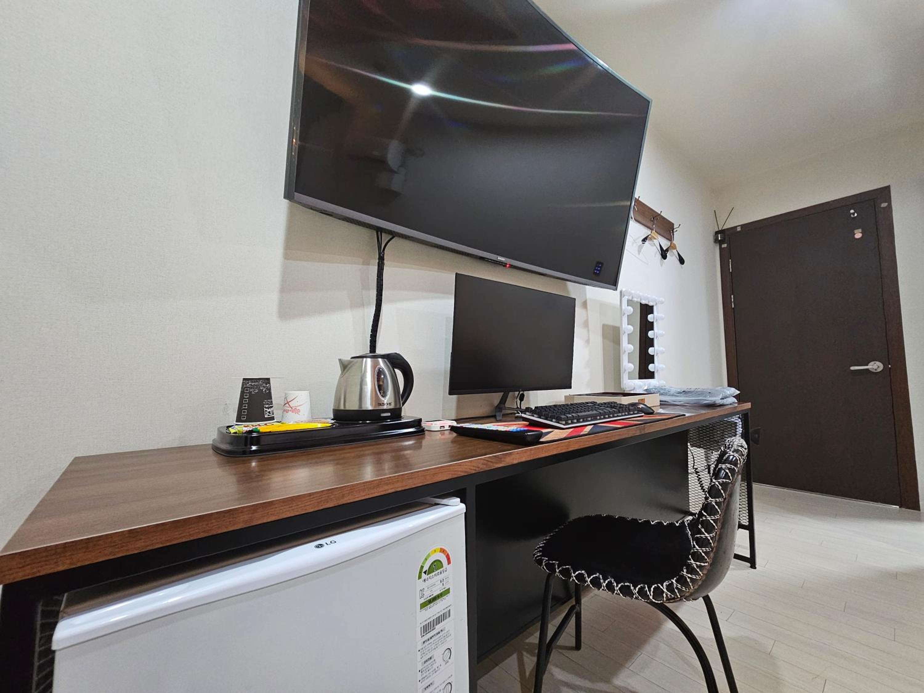 Deluxe Double Room - Photo 13