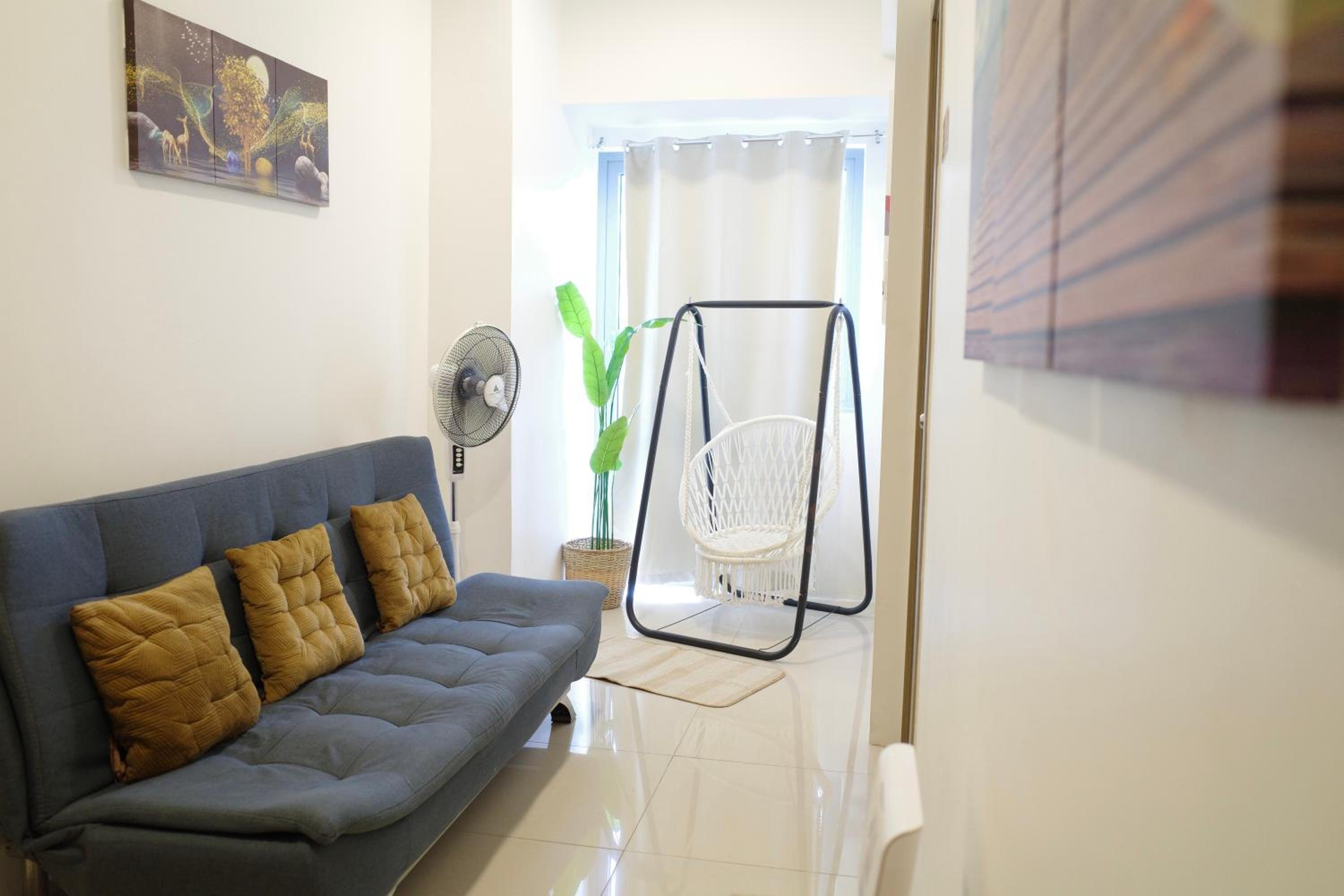 One-Bedroom Apartment With Balcony And City View
