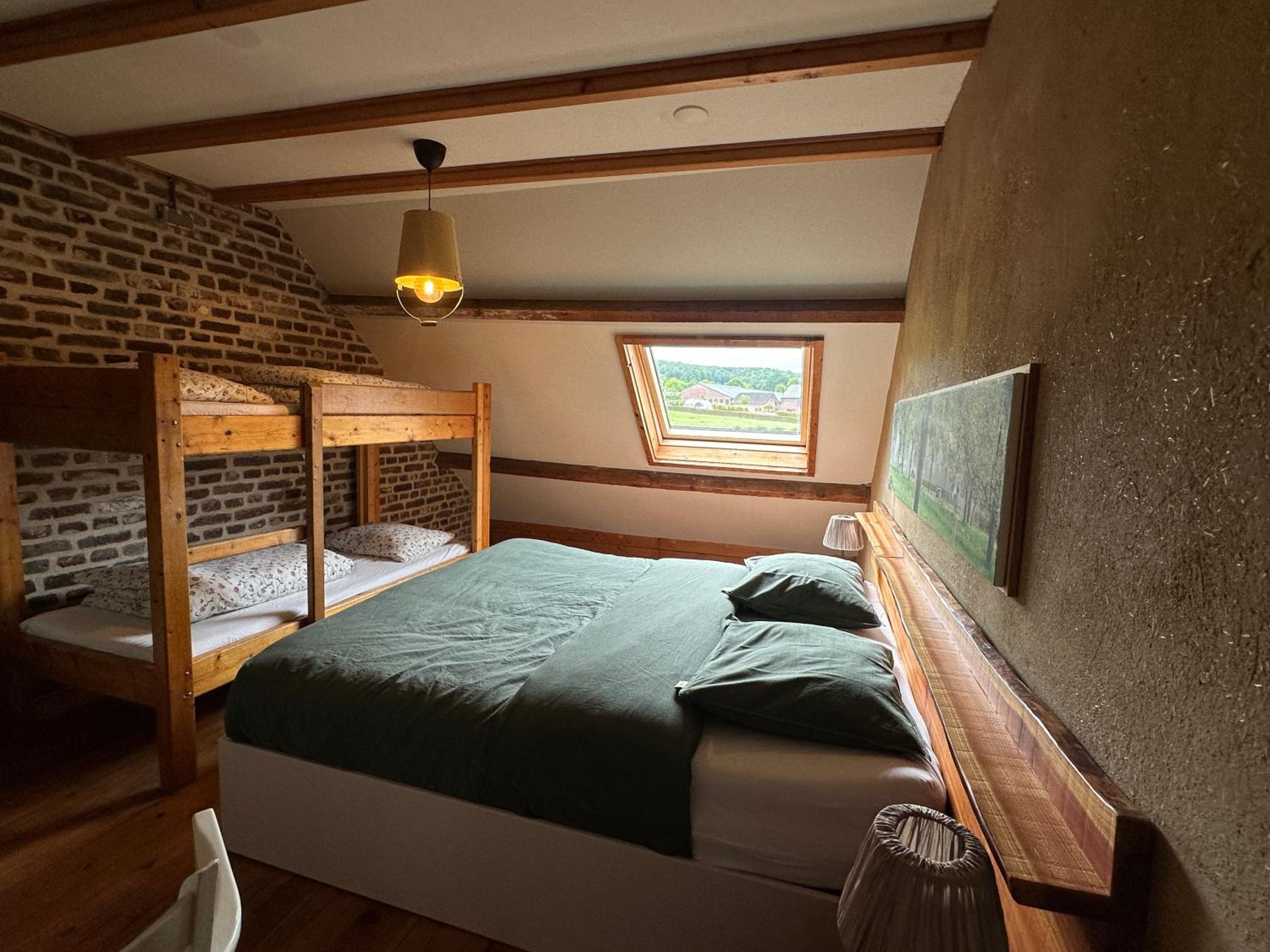 Deluxe Double Room (2 Adults + 1 Child) photo 1