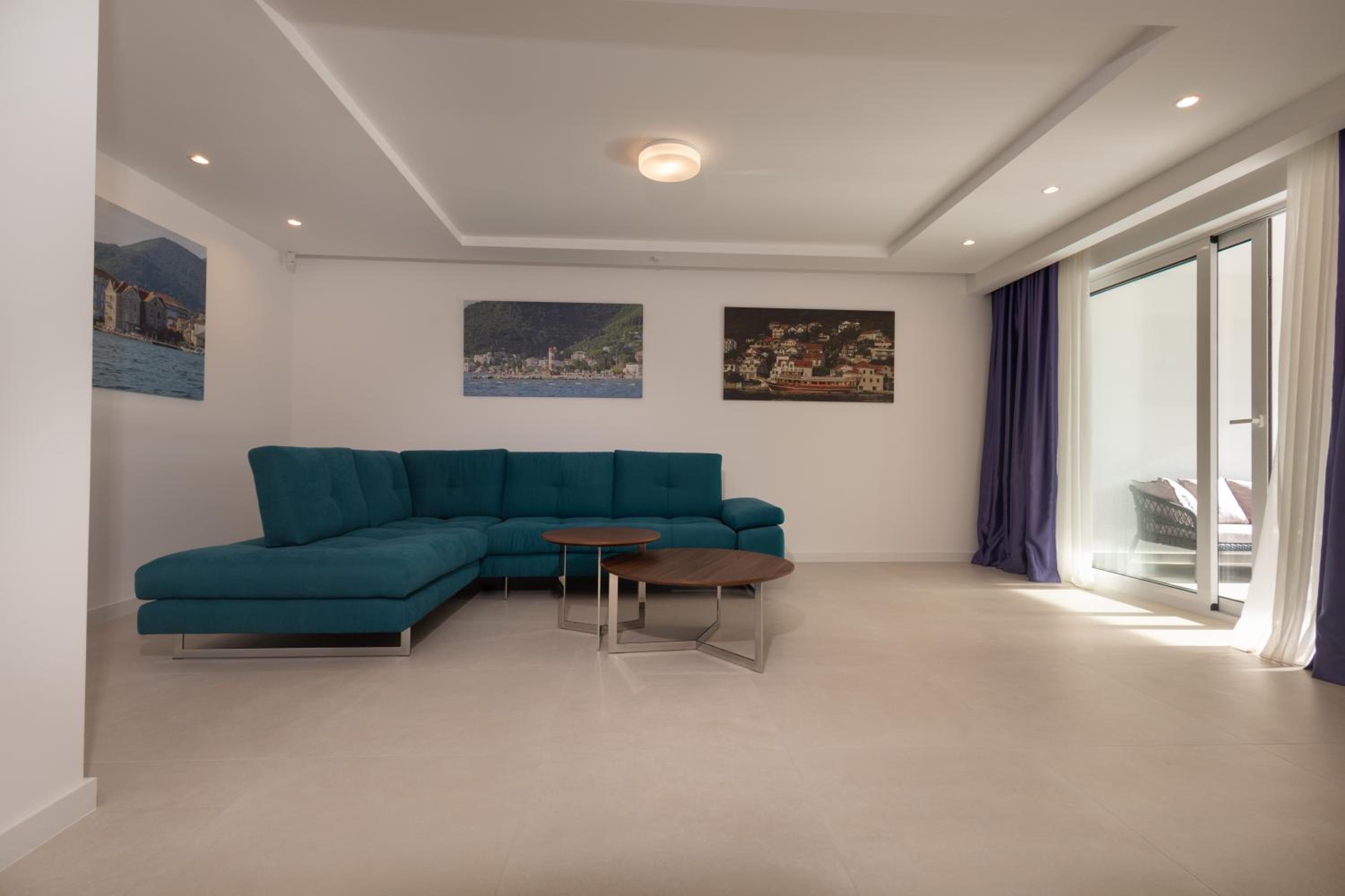 Three-Bedroom Apartment photo 1
