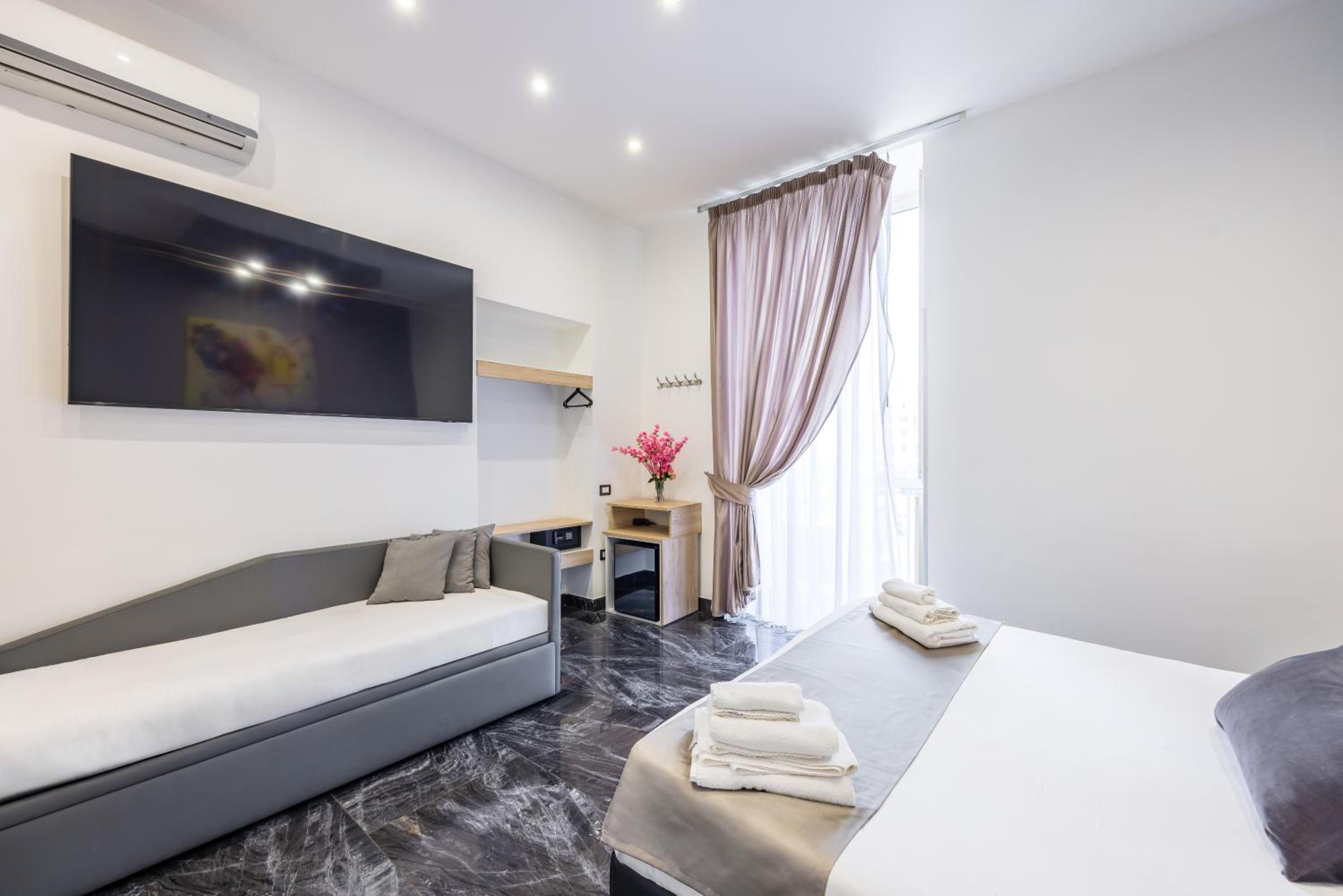 Double Room with Mountain View thumbnail 5