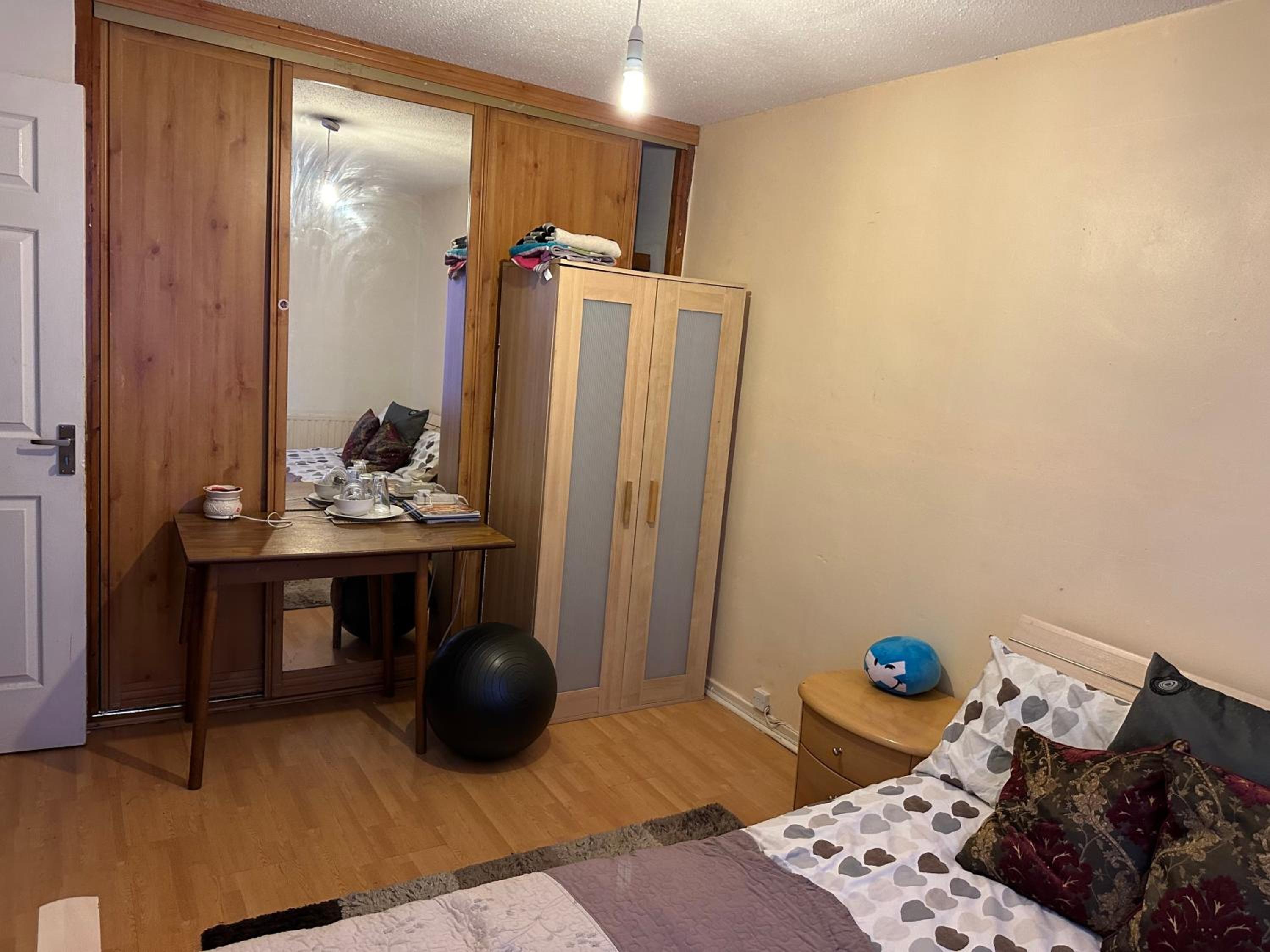 Standard King Room photo 1