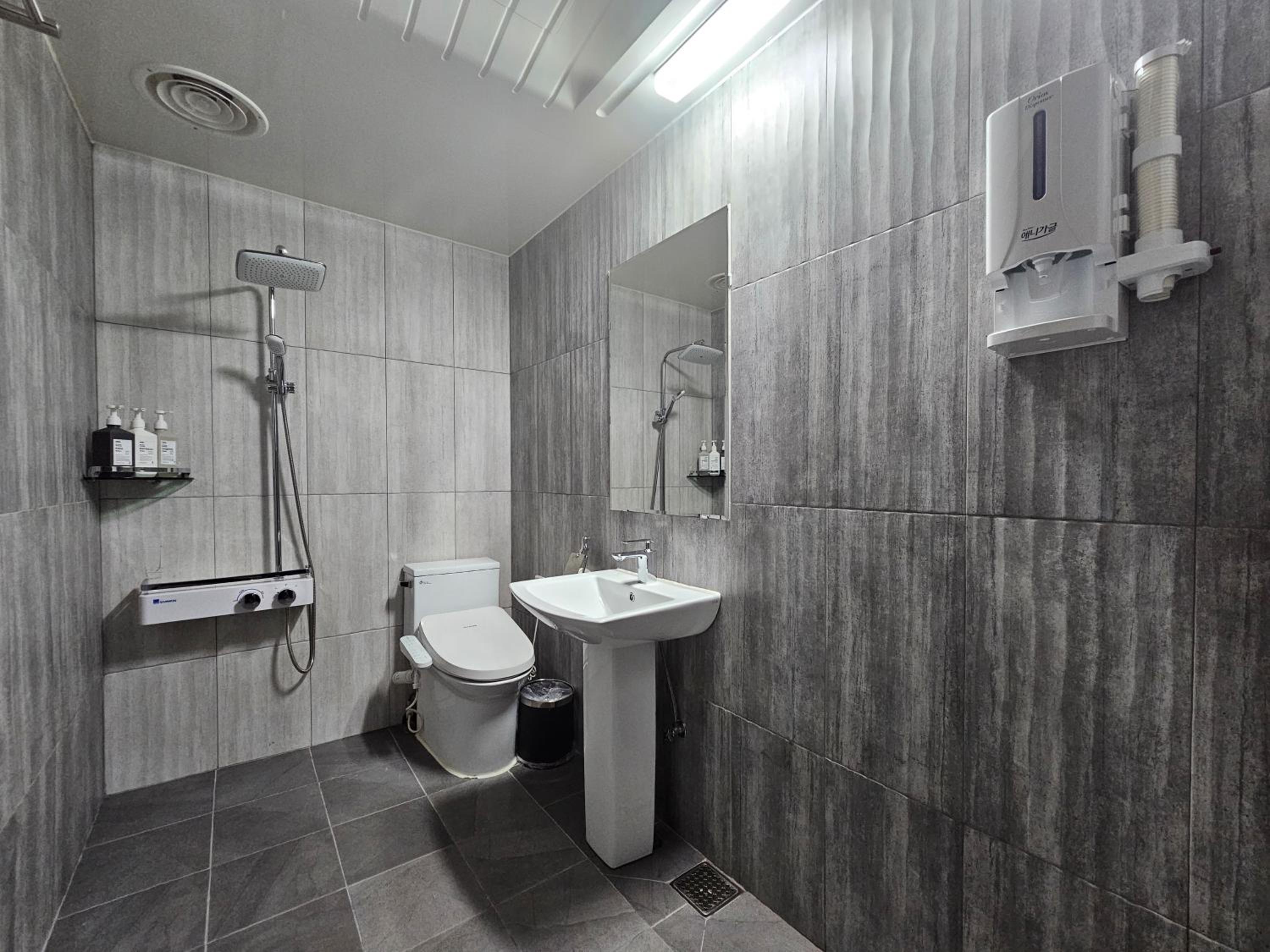 King Room - Photo 10